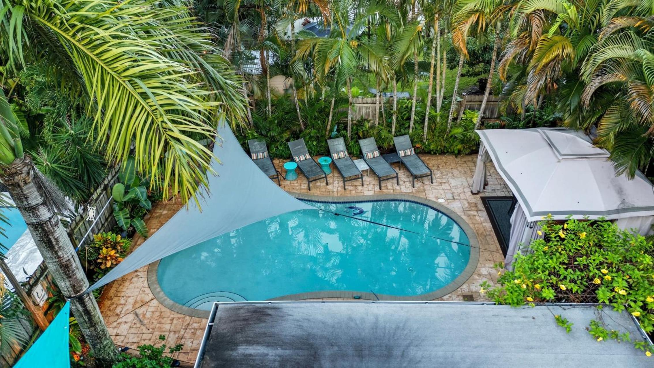Fort Lauderdale Escape with Pool Hot Tub Dual Kitchens Paradise Stay by AvantStay