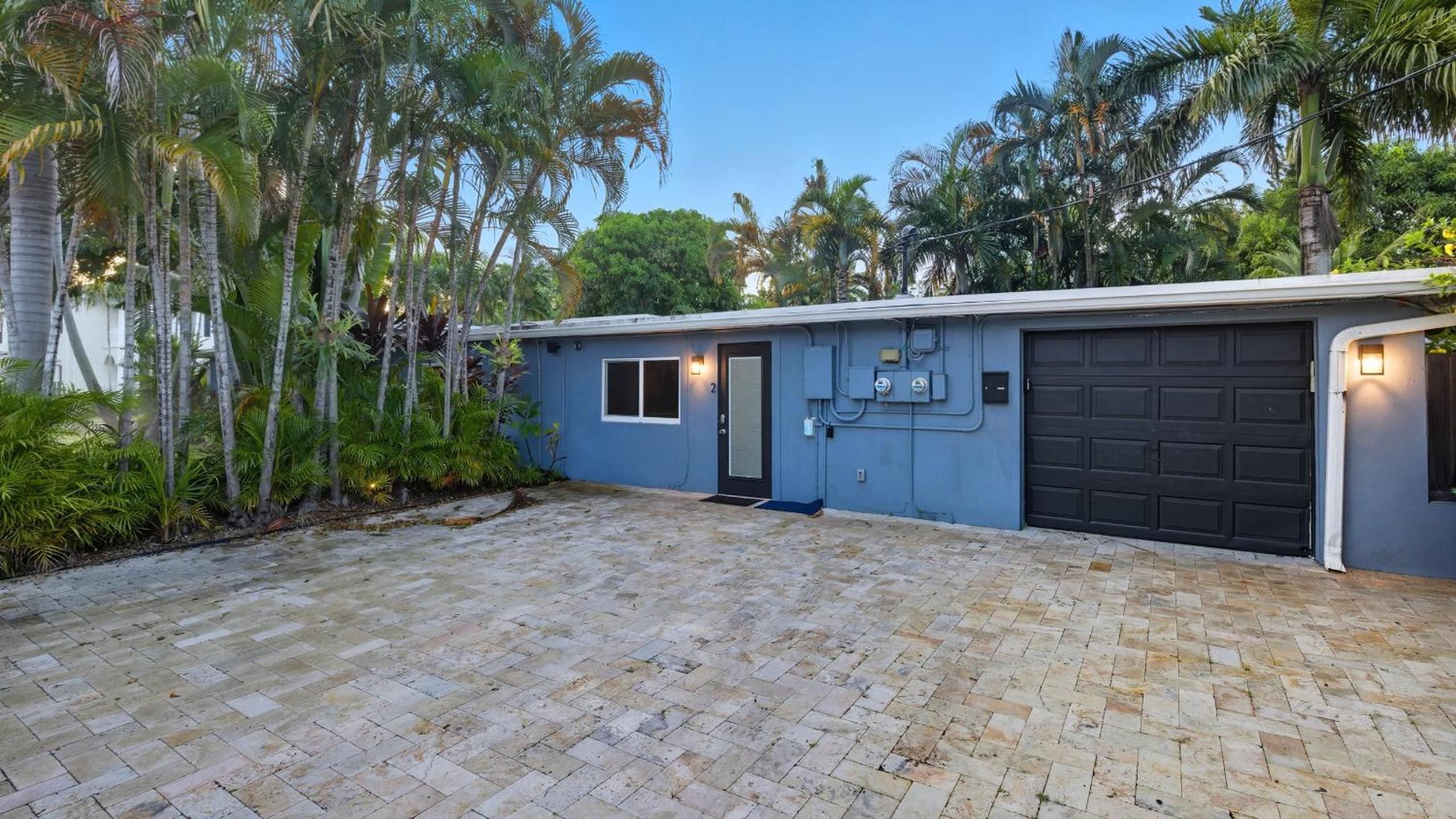 Fort Lauderdale Escape with Pool Hot Tub Dual Kitchens Paradise Stay by AvantStay