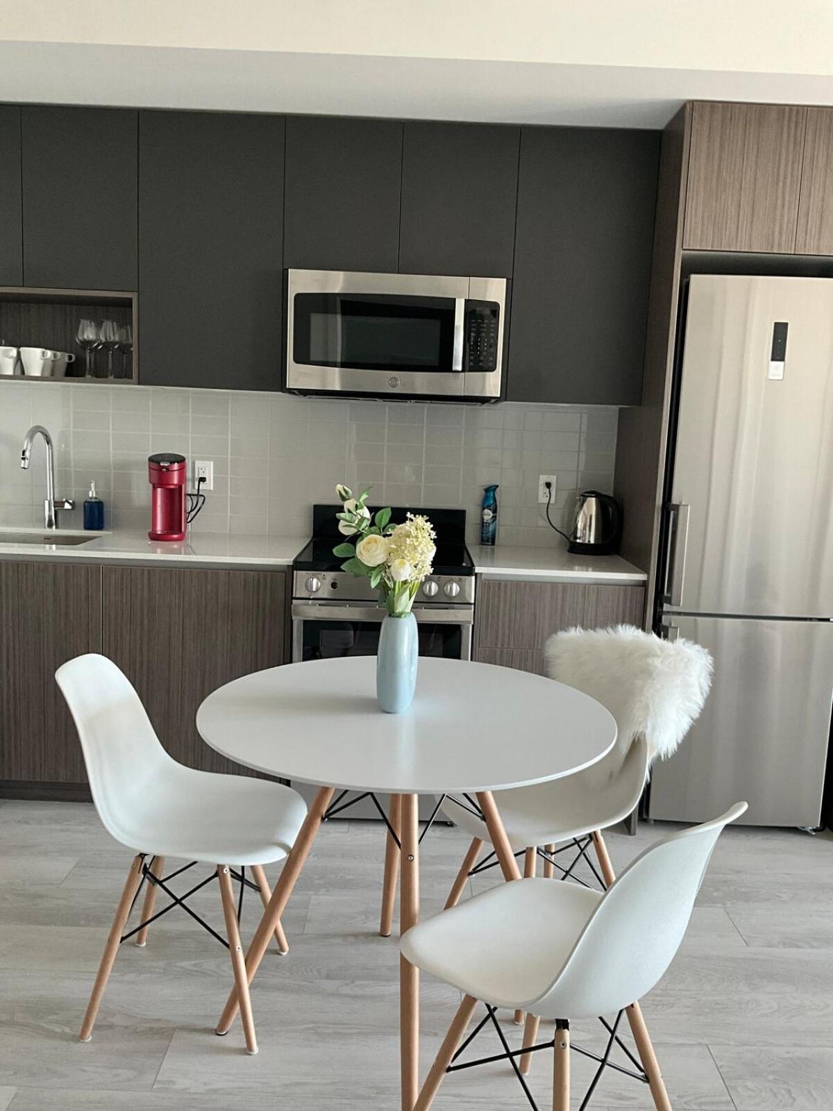 New Condo With Large Balcony - The Queensway Retreat