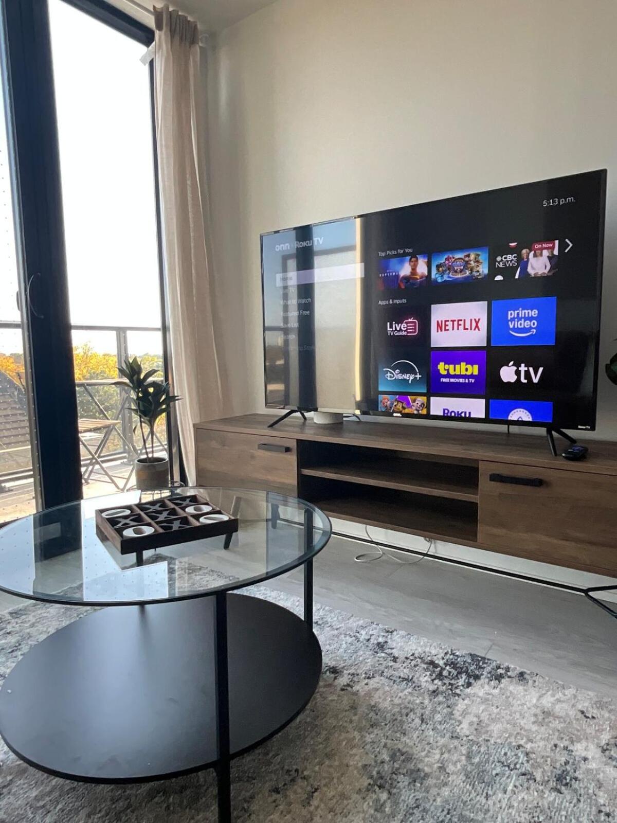 New Condo With Large Balcony - The Queensway Retreat