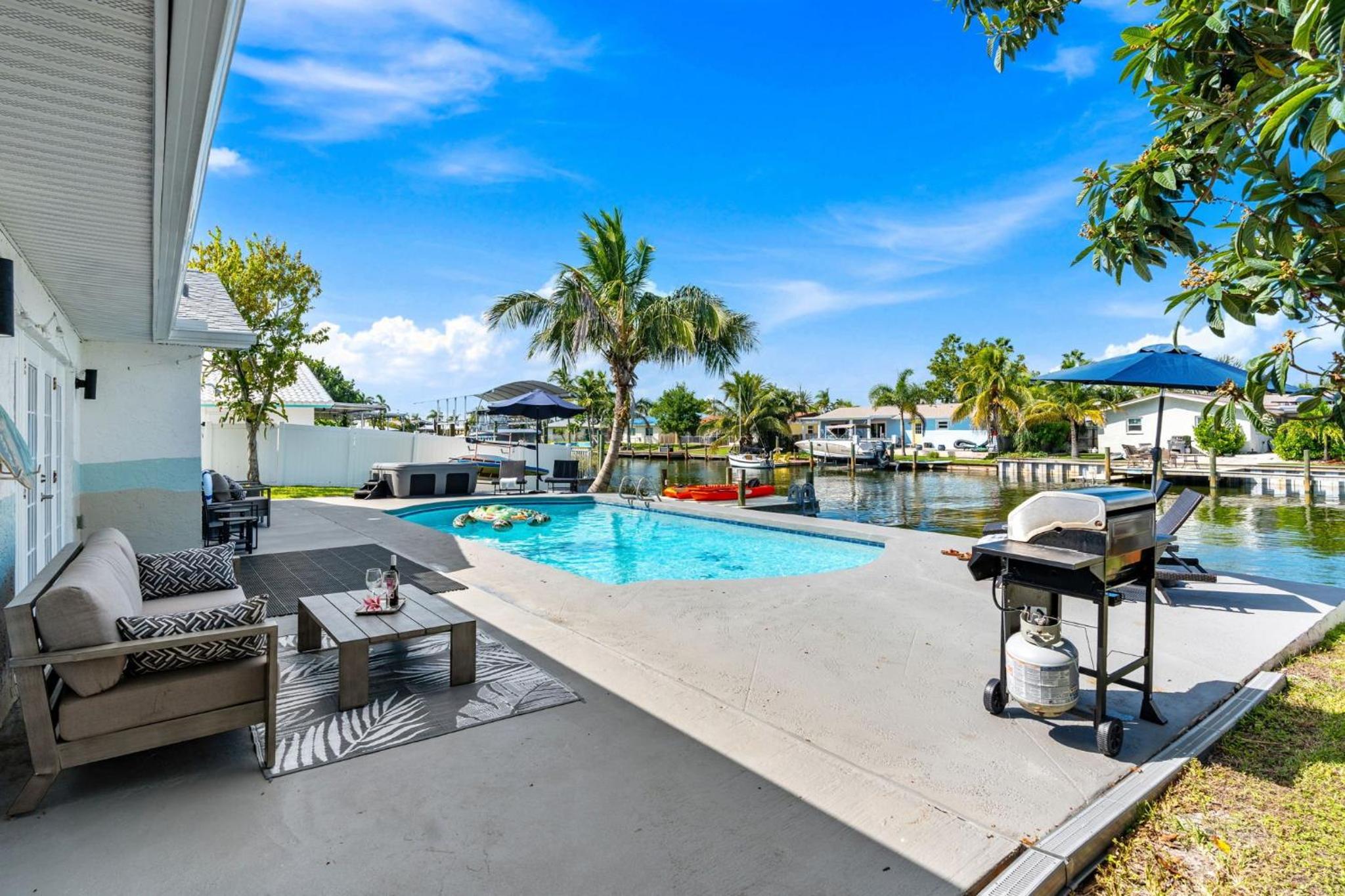 368 Carmine Dr