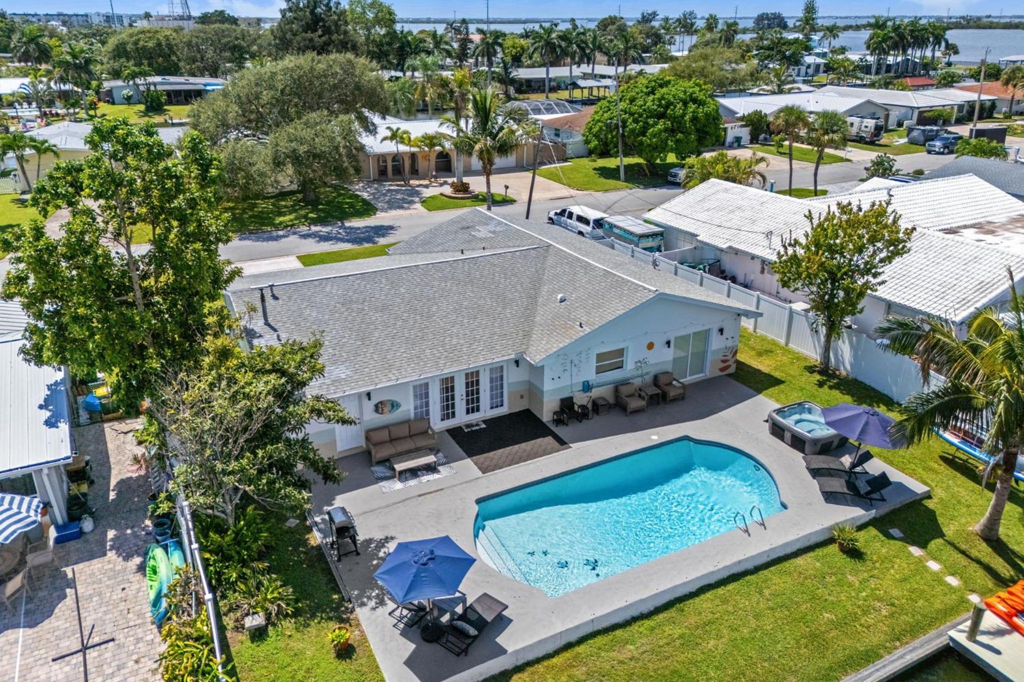 368 Carmine Dr