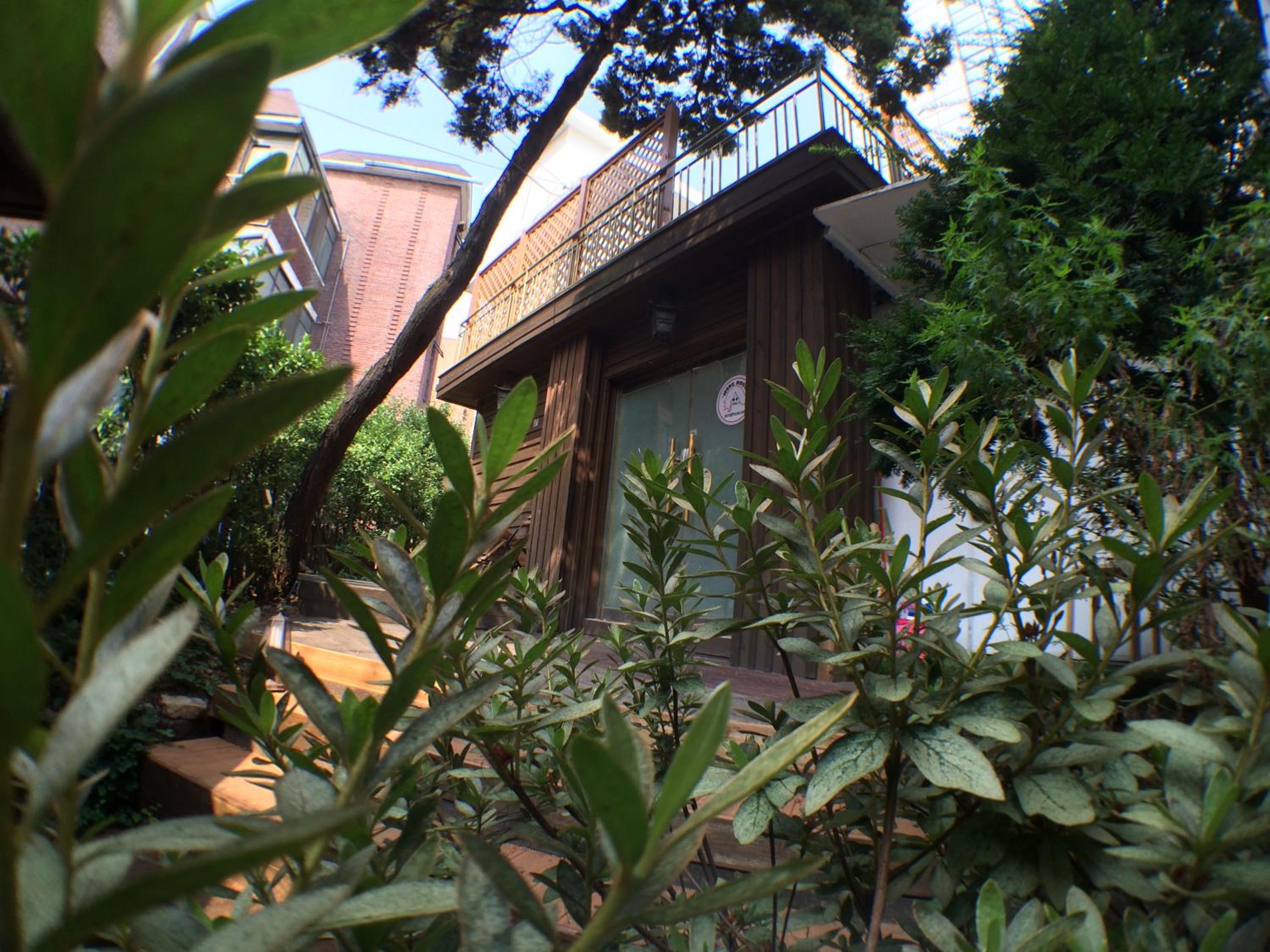 Jeong House