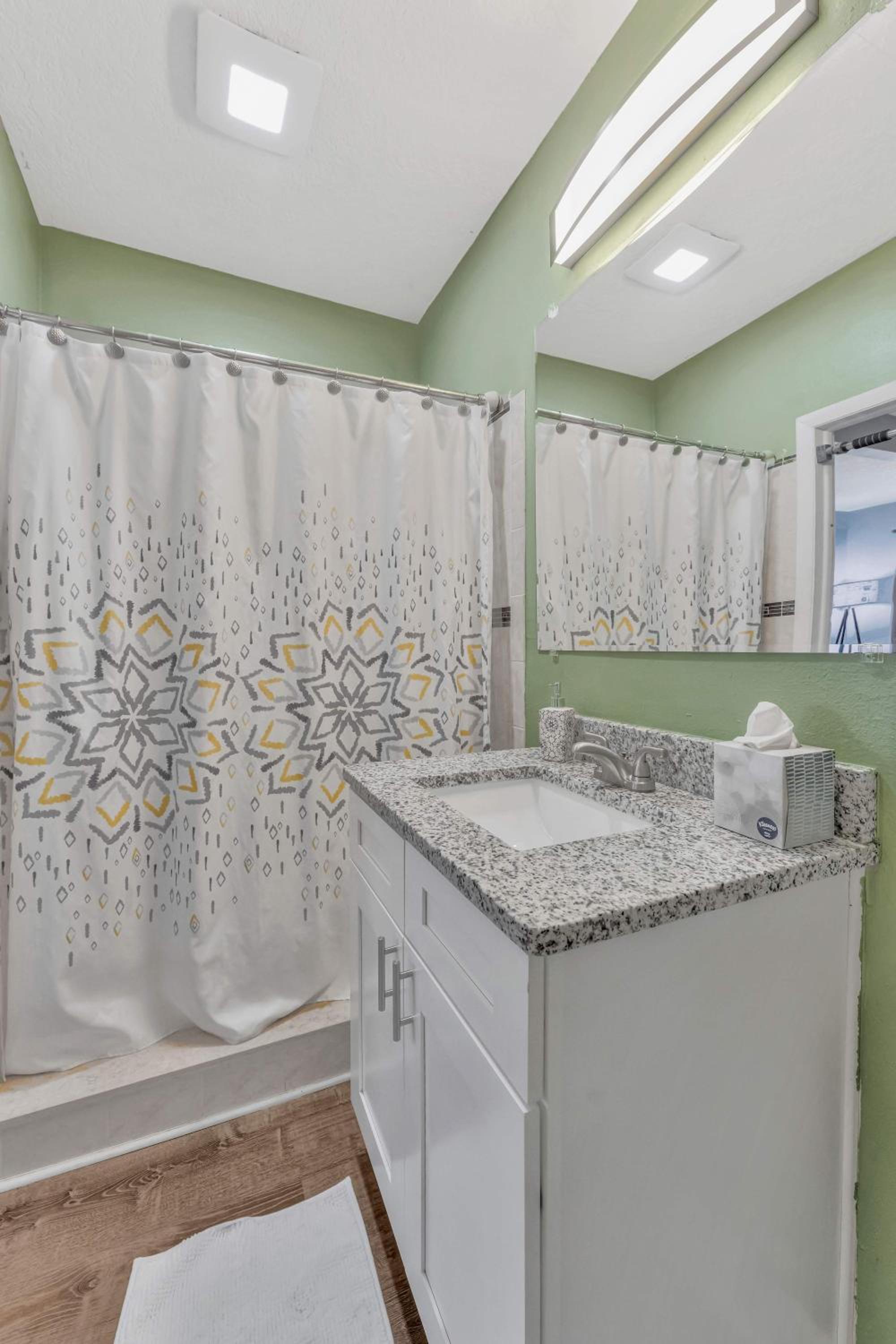 Sunny Tampa Home Near Downtown & Stadiums