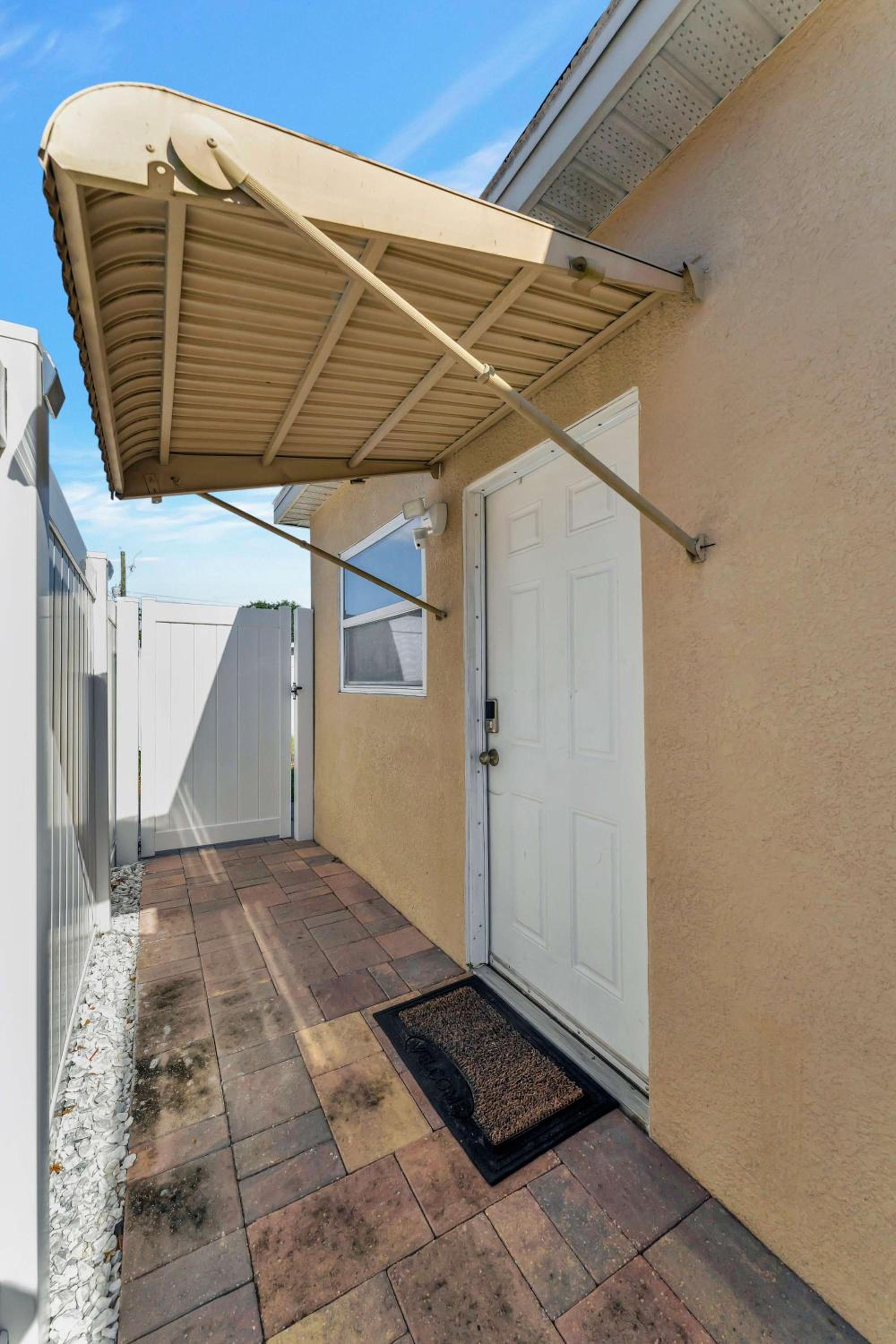 Sunny Tampa Home Near Downtown & Stadiums