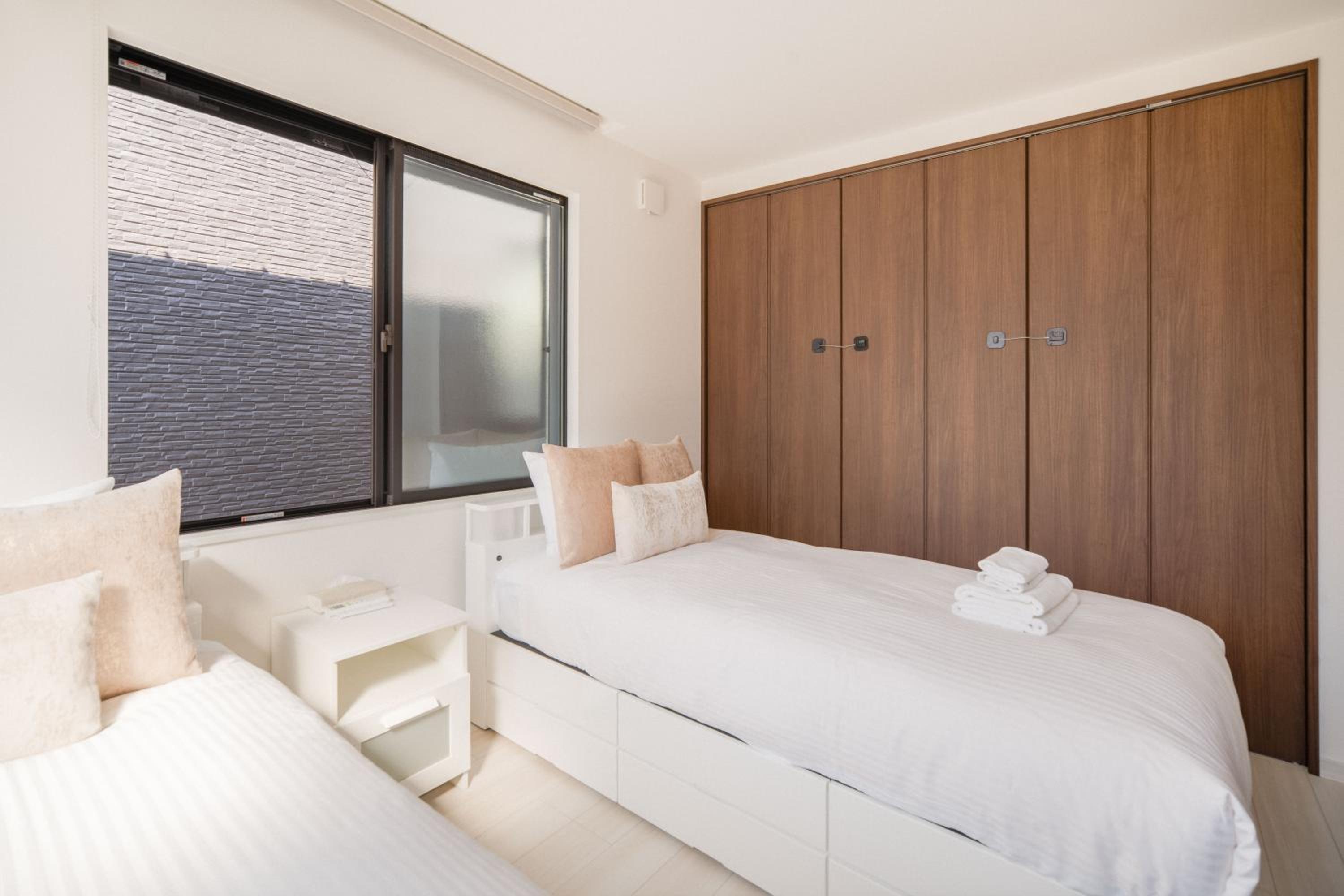 new open岸里玉出 Maison Le Blanc 白練 心斋桥道顿崛通天阁电车直达