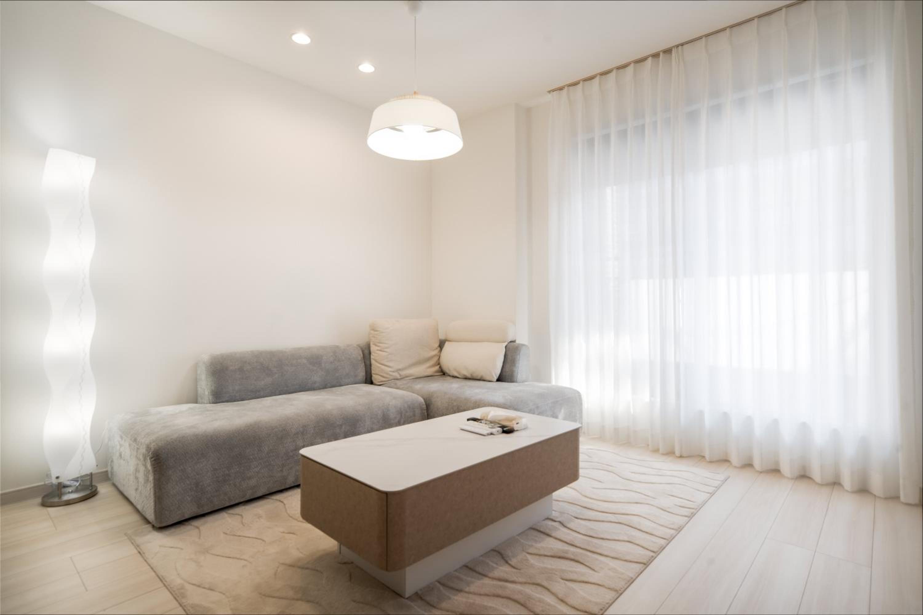 new open岸里玉出 Maison Le Blanc 白練 心斋桥道顿崛通天阁电车直达