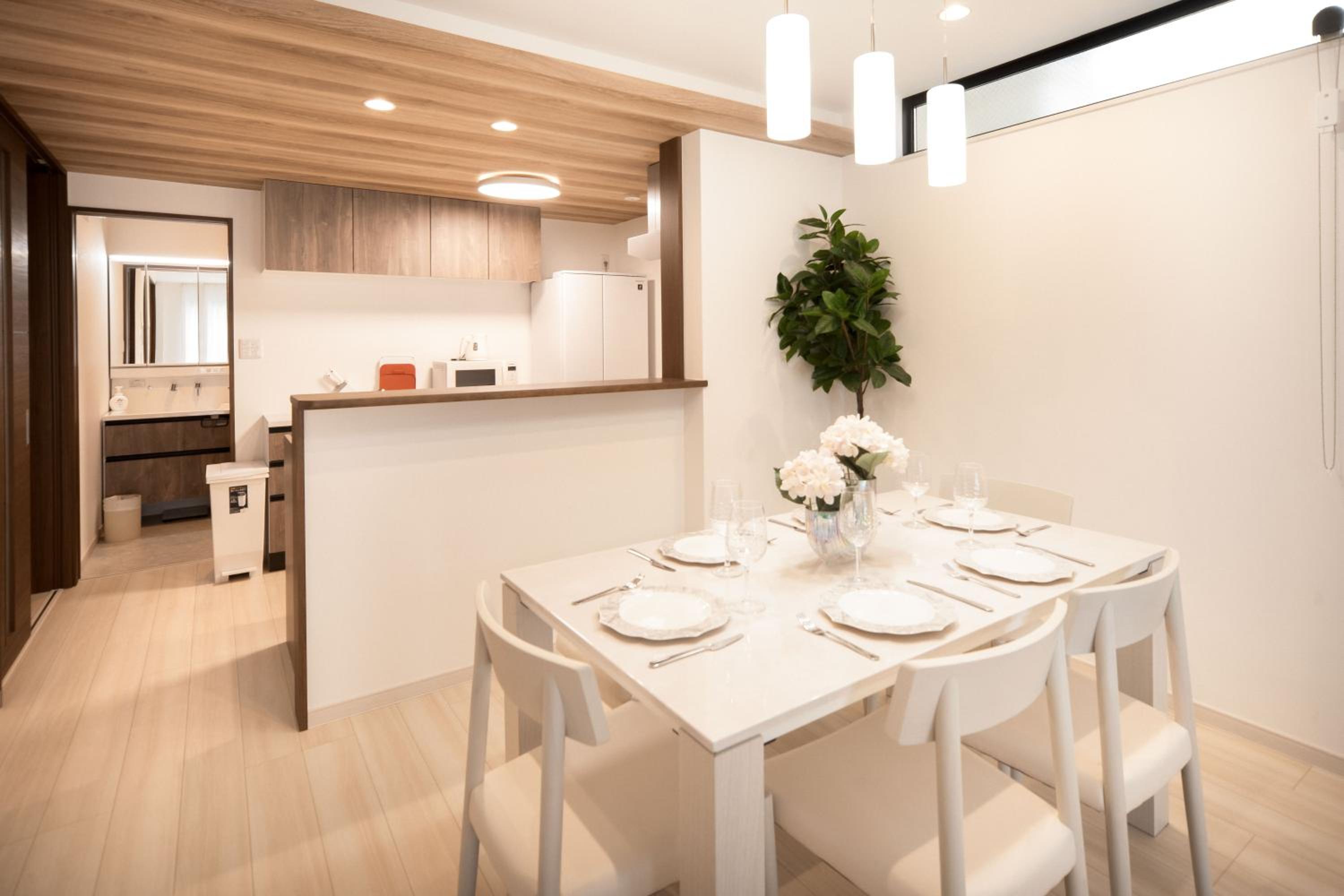 new open岸里玉出 Maison Le Blanc 白練 心斋桥道顿崛通天阁电车直达