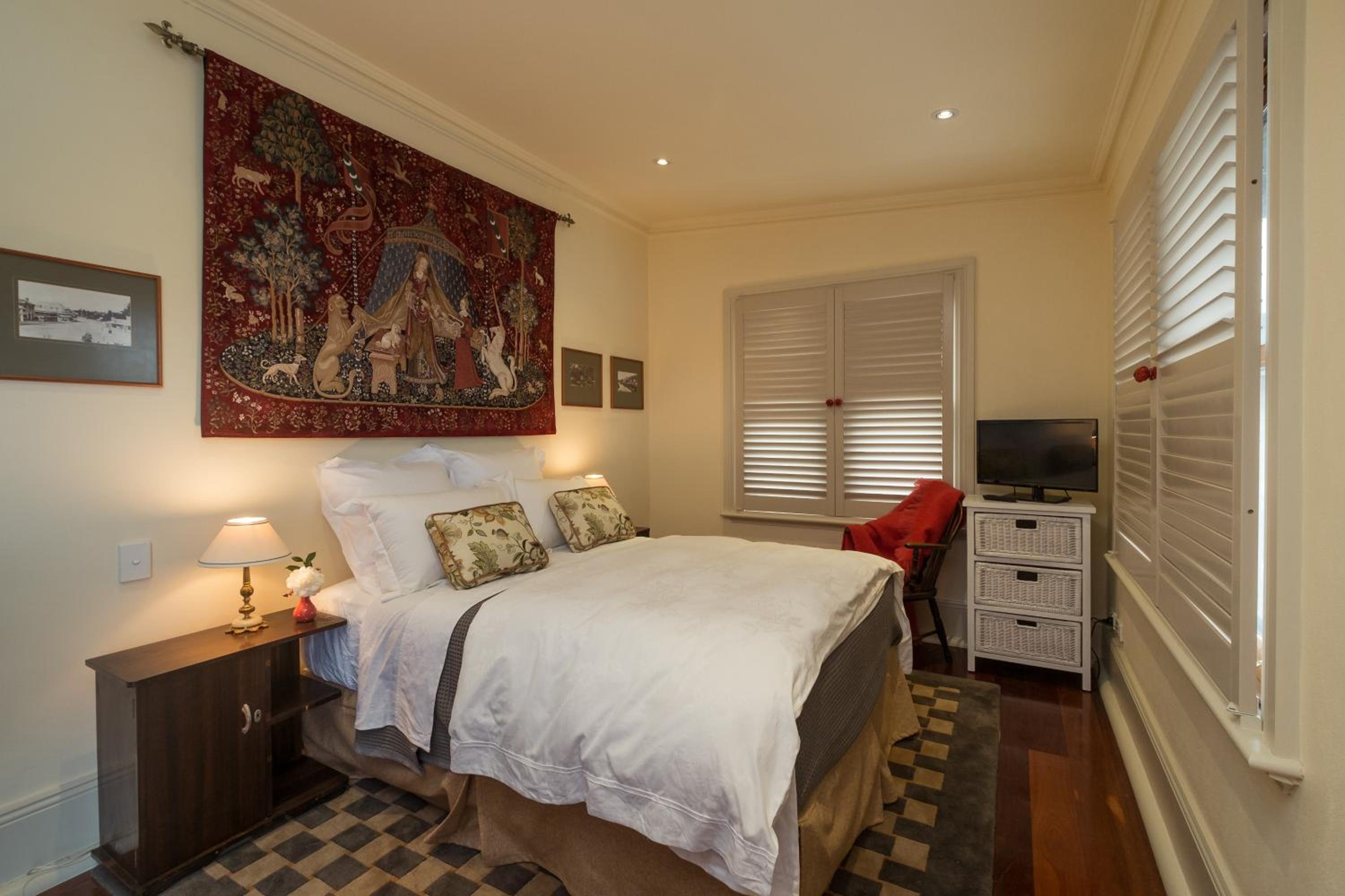 Old Bank Boutique Hotel