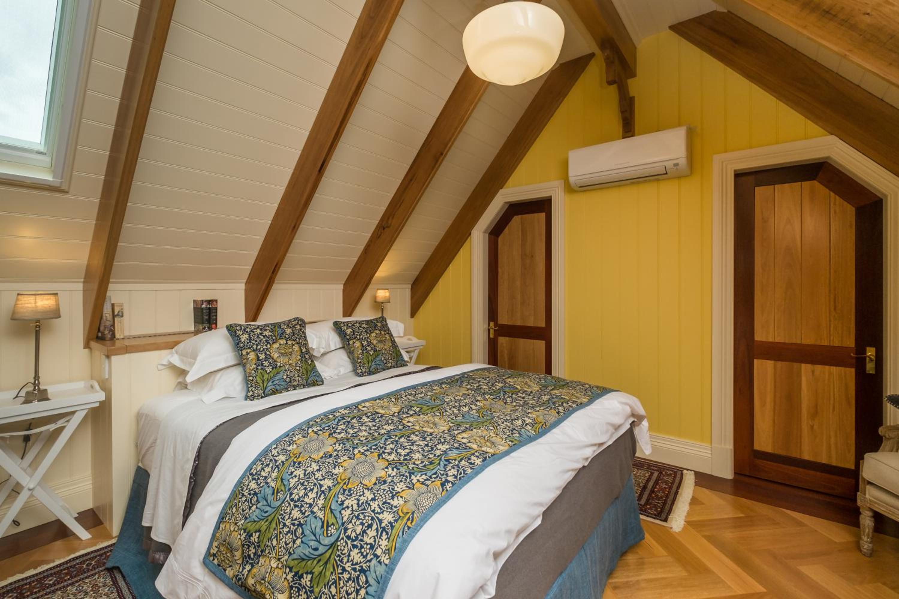Old Bank Boutique Hotel