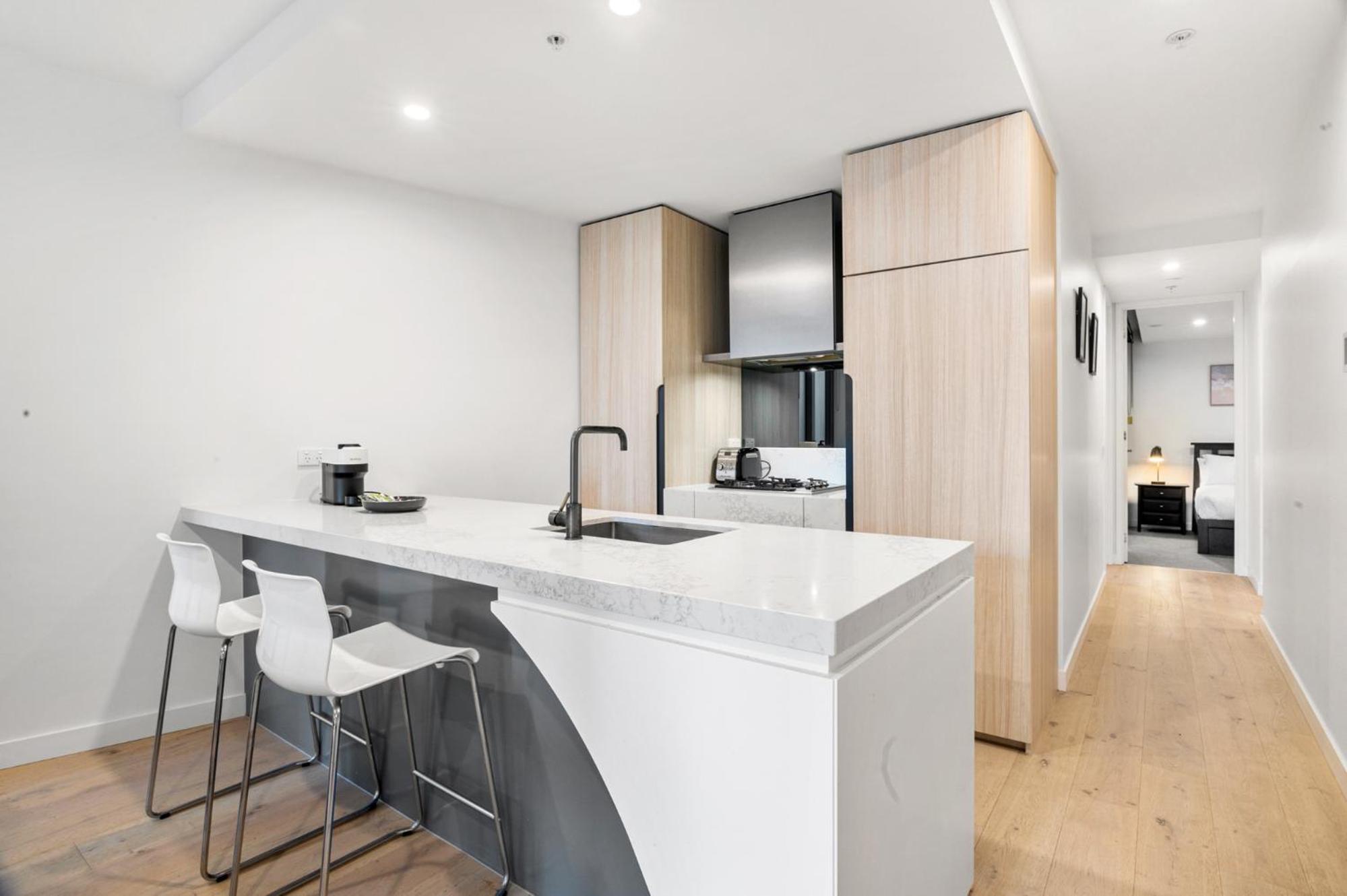 Bright 2-Bed Flat with Cityside Charm