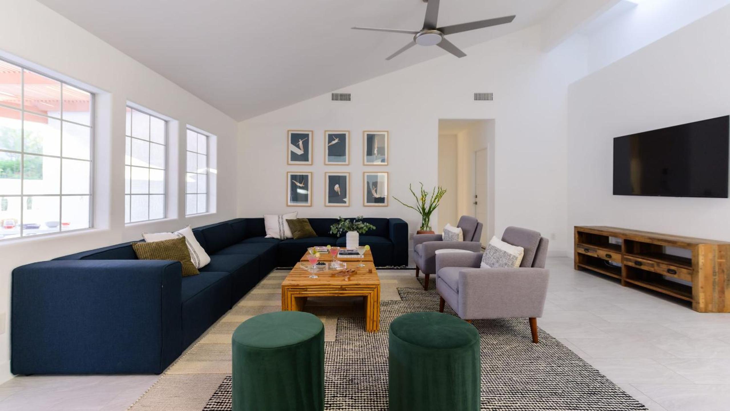 Casa Piña by AvantStay Vibrant Palm Springs Oasis w Colorful Stylish Design