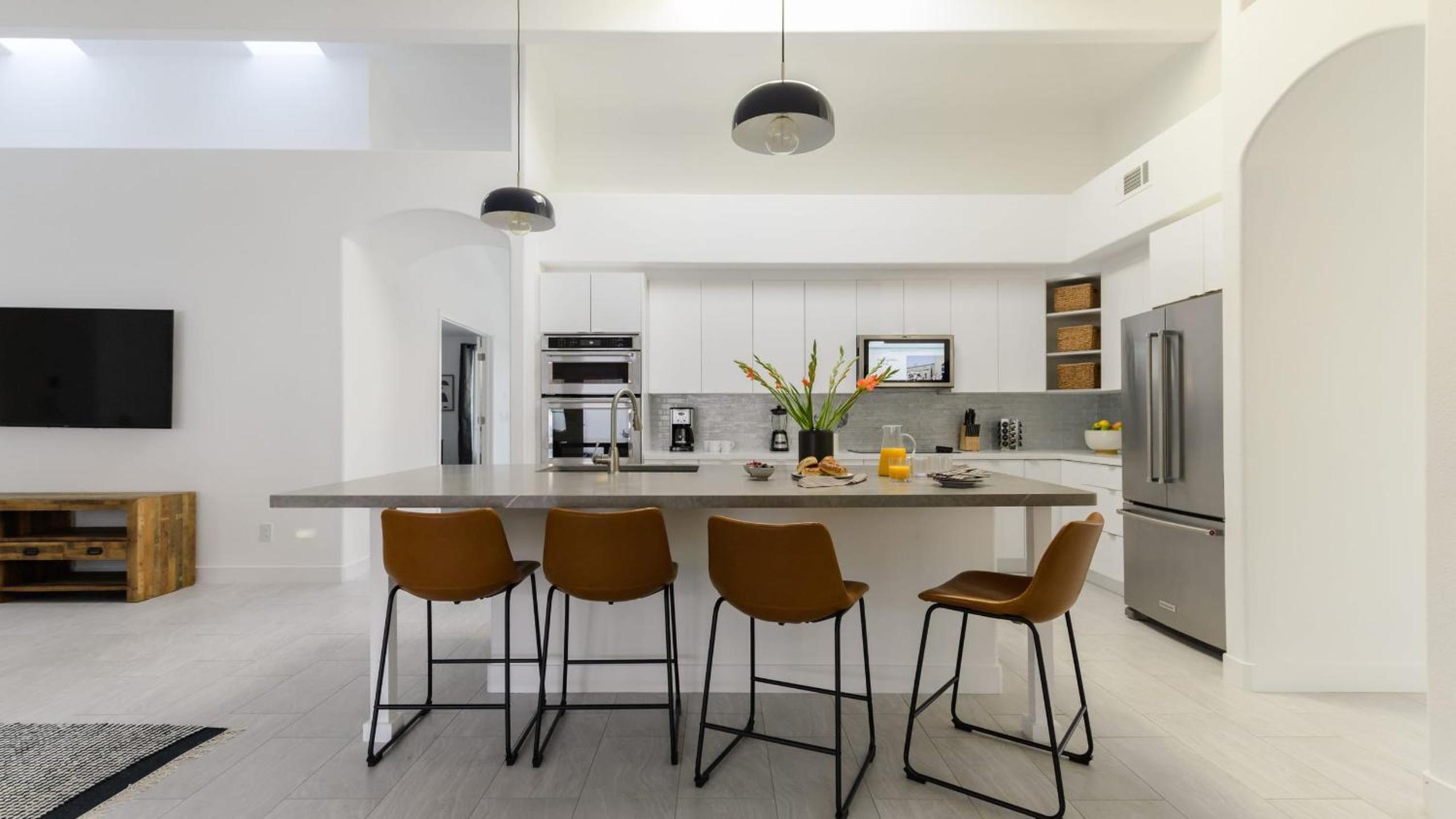 Casa Piña by AvantStay Vibrant Palm Springs Oasis w Colorful Stylish Design
