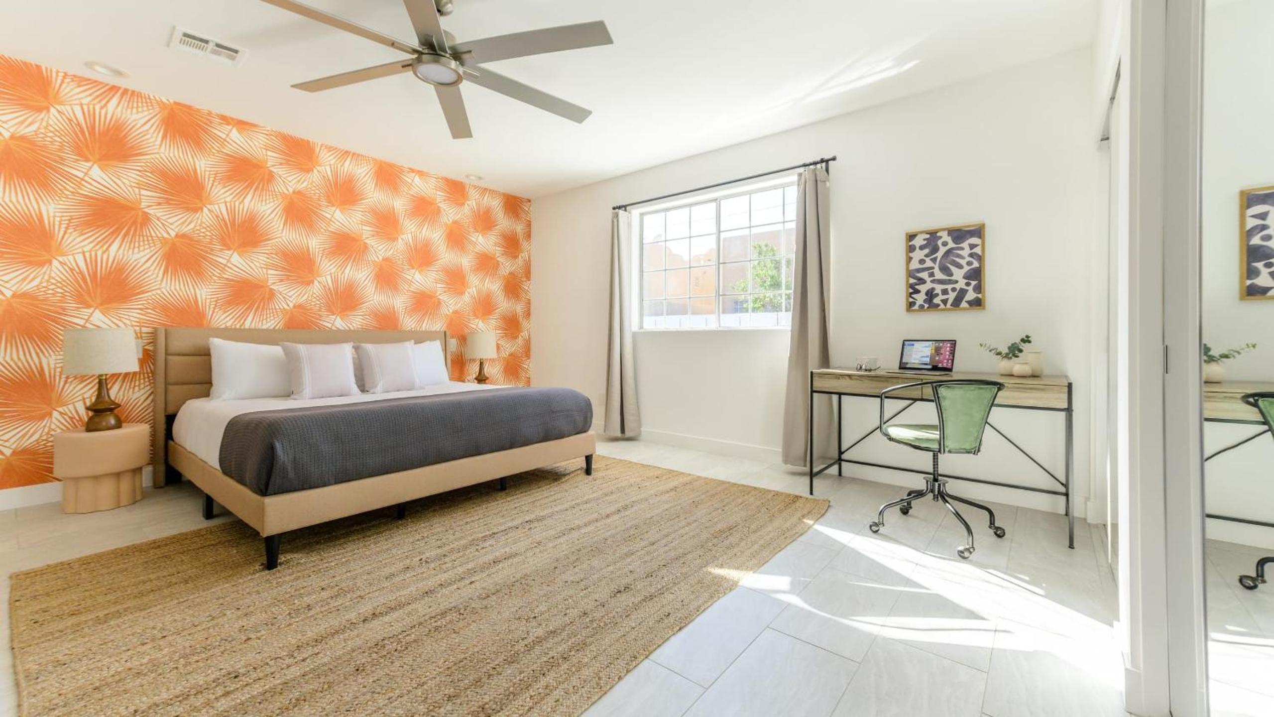 Casa Piña by AvantStay Vibrant Palm Springs Oasis w Colorful Stylish Design