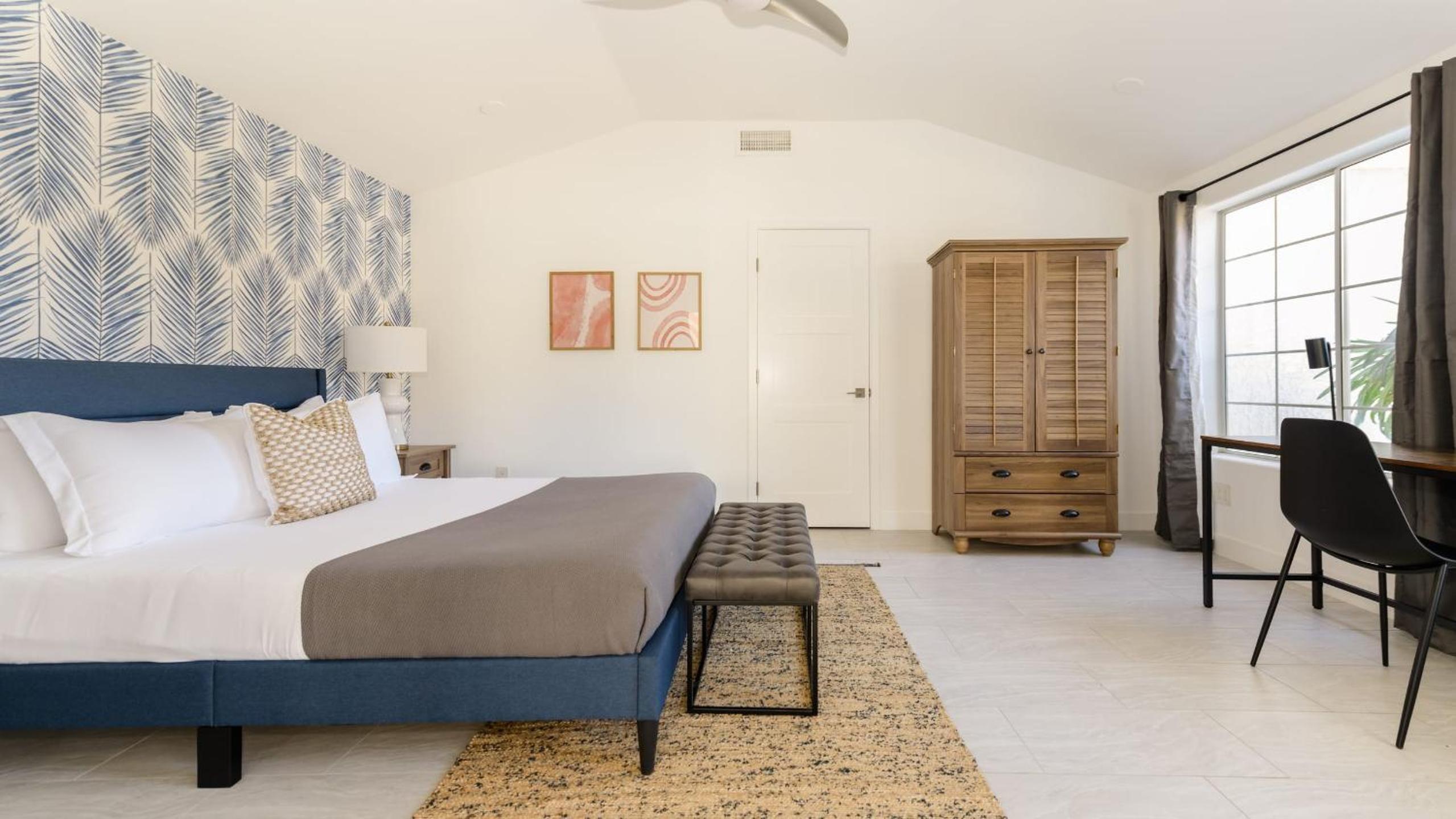Casa Piña by AvantStay Vibrant Palm Springs Oasis w Colorful Stylish Design