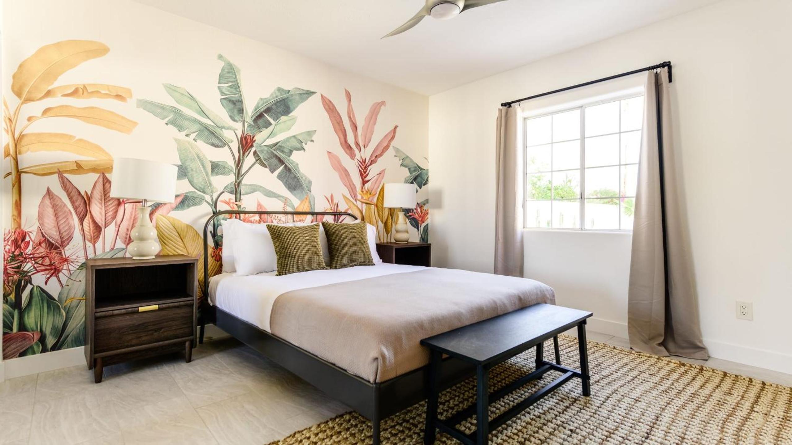 Casa Piña by AvantStay Vibrant Palm Springs Oasis w Colorful Stylish Design
