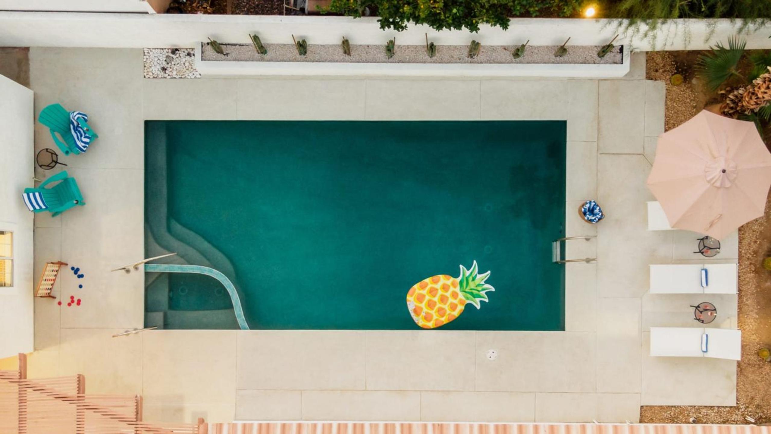 Casa Piña by AvantStay Vibrant Palm Springs Oasis w Colorful Stylish Design