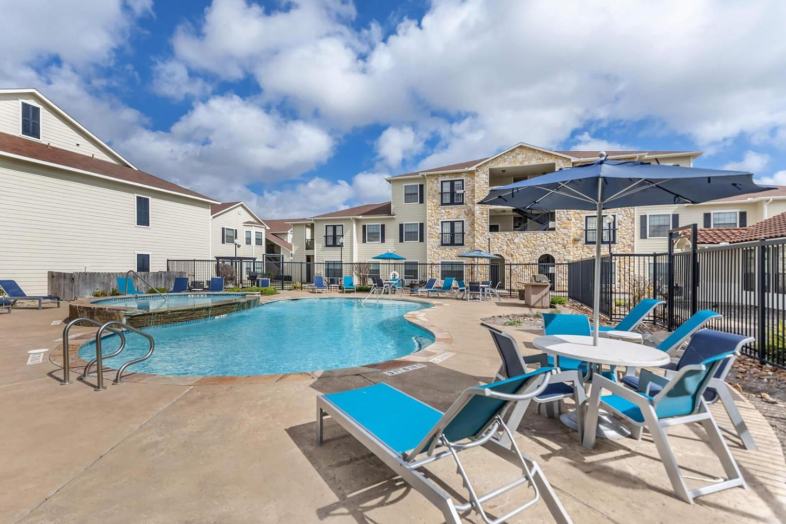 Landing Beautiful 2BD Gym