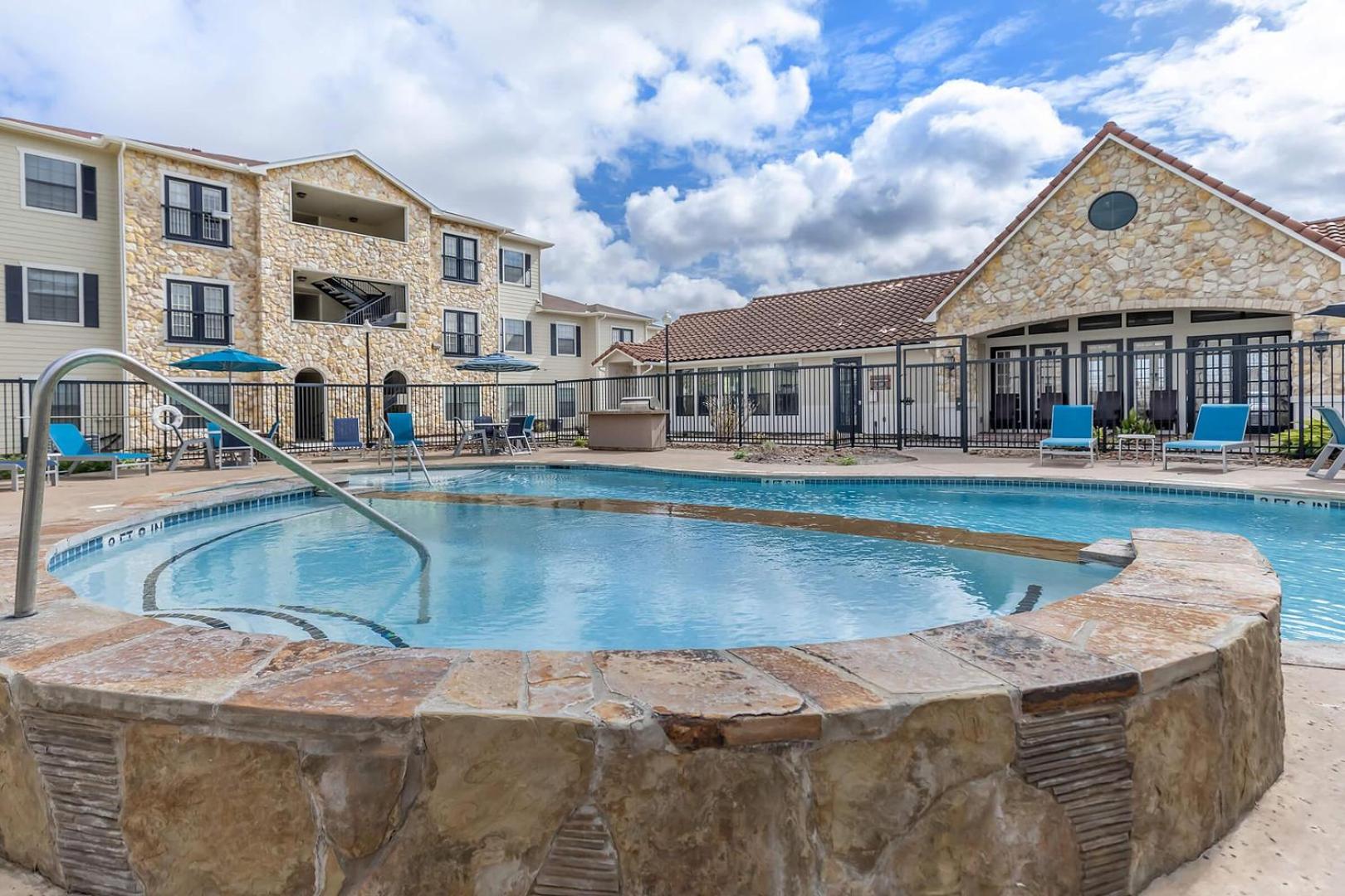Landing Beautiful 2BD Gym