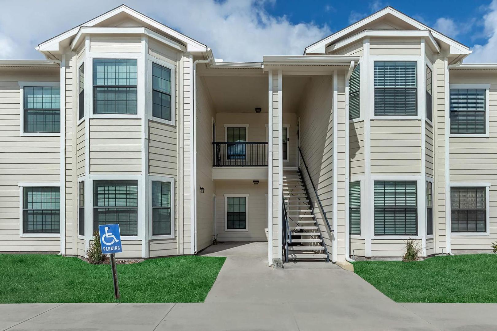Landing Beautiful 2BD Gym