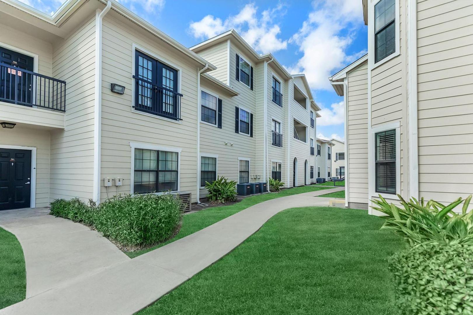 Landing Beautiful 2BD Gym