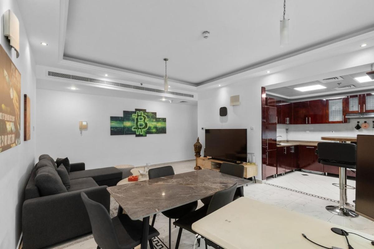 Cozy 1 bedroom apartment at Opal Tower Marina