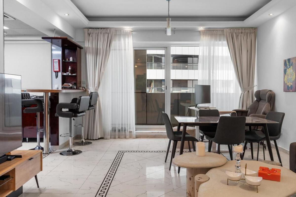 Cozy 1 bedroom apartment at Opal Tower Marina