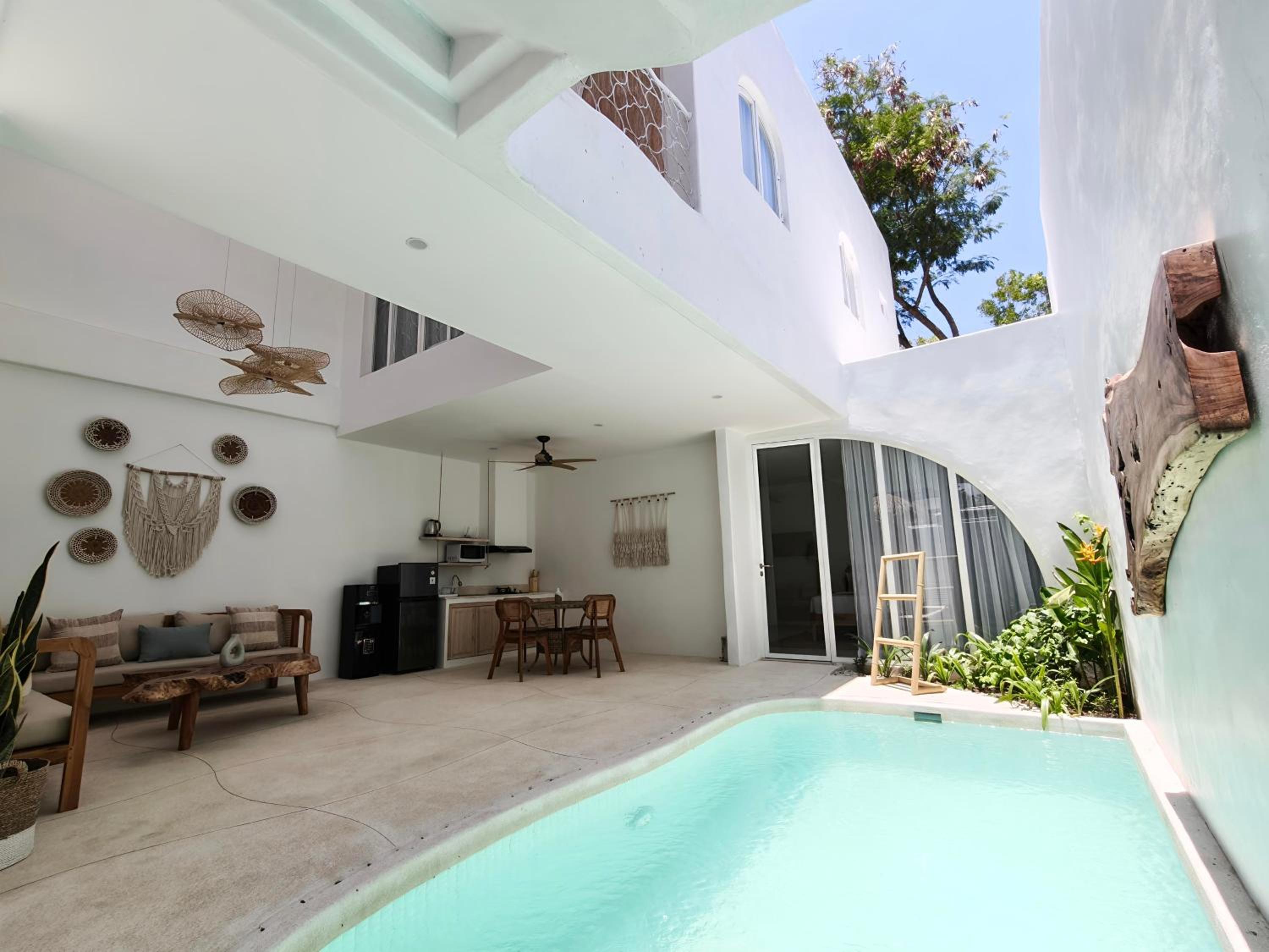 Villa Makuya - Rustic Mediterranean 2BR Villa in Uluwatu Center