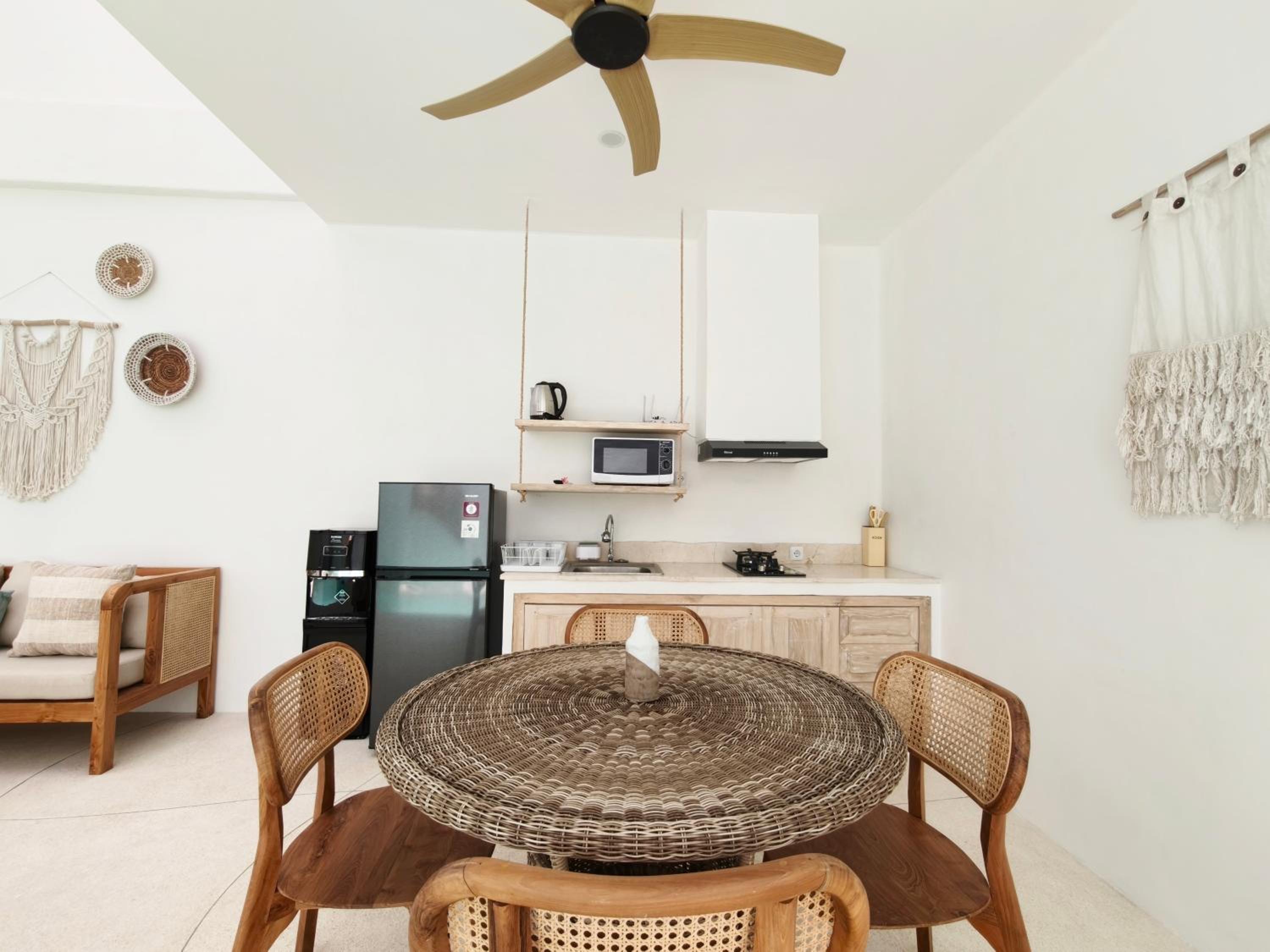 Villa Makuya - Rustic Mediterranean 2BR Villa in Uluwatu Center