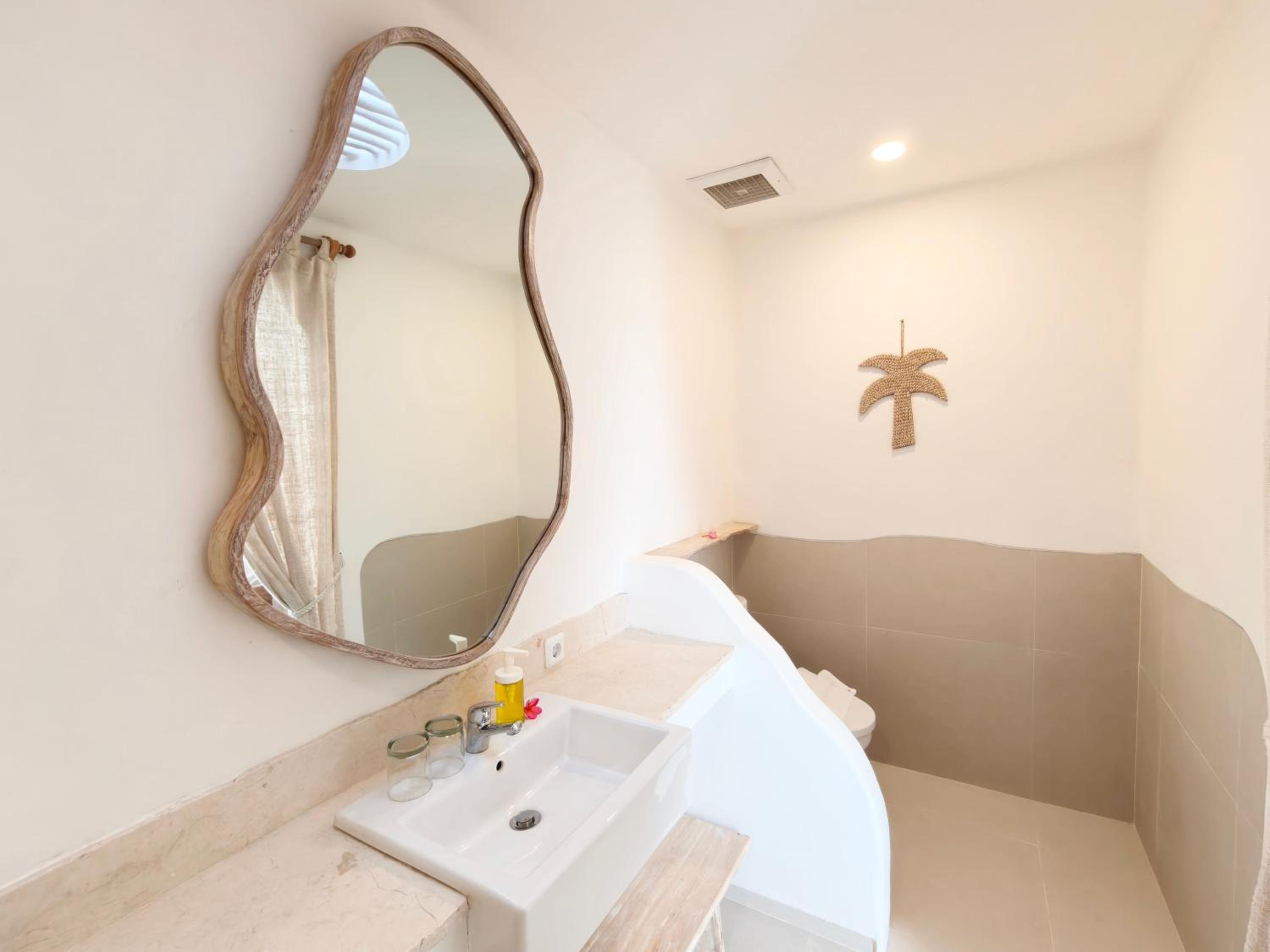 Villa Makuya - Rustic Mediterranean 2BR Villa in Uluwatu Center