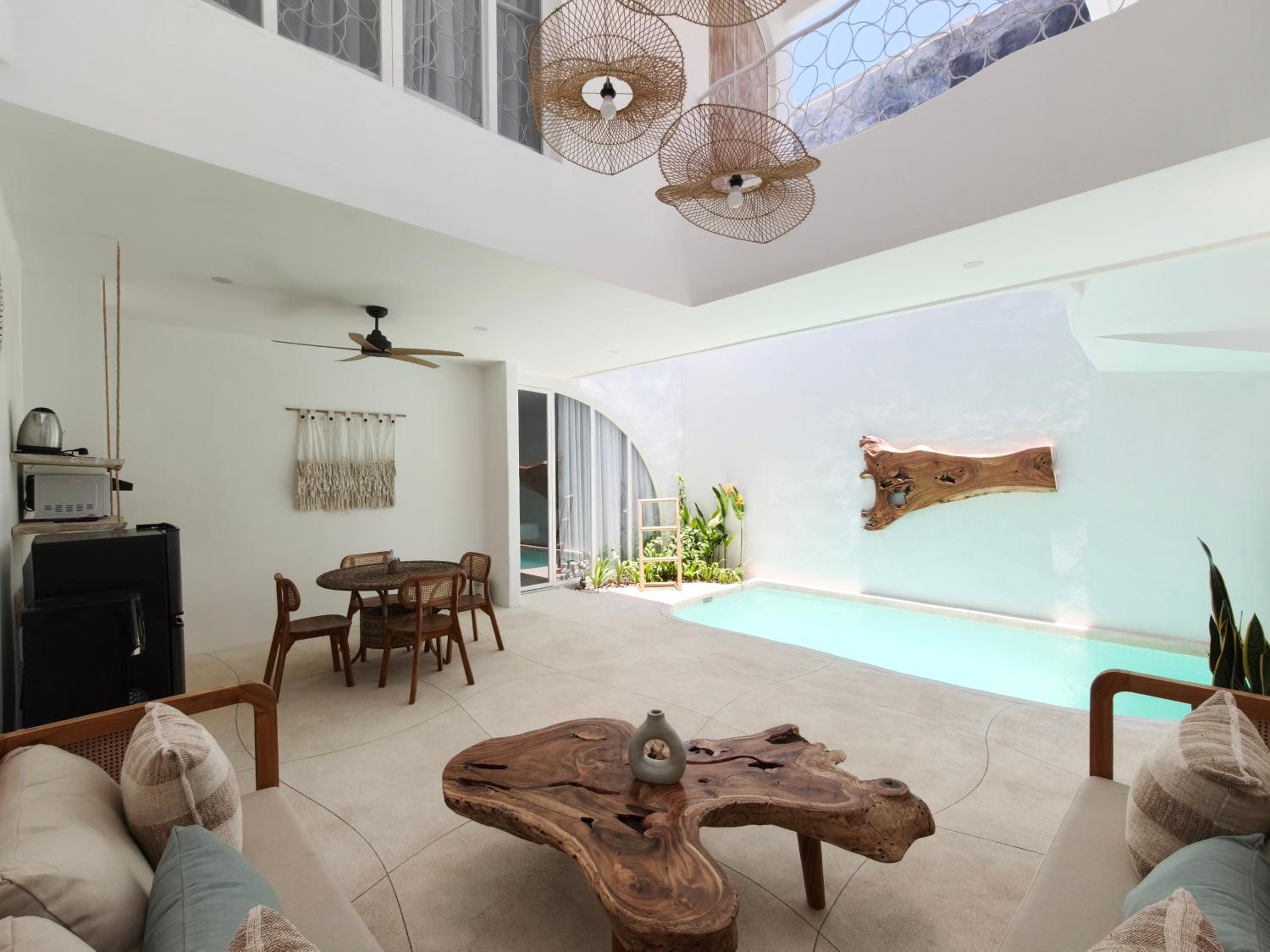 Villa Makuya - Rustic Mediterranean 2BR Villa in Uluwatu Center