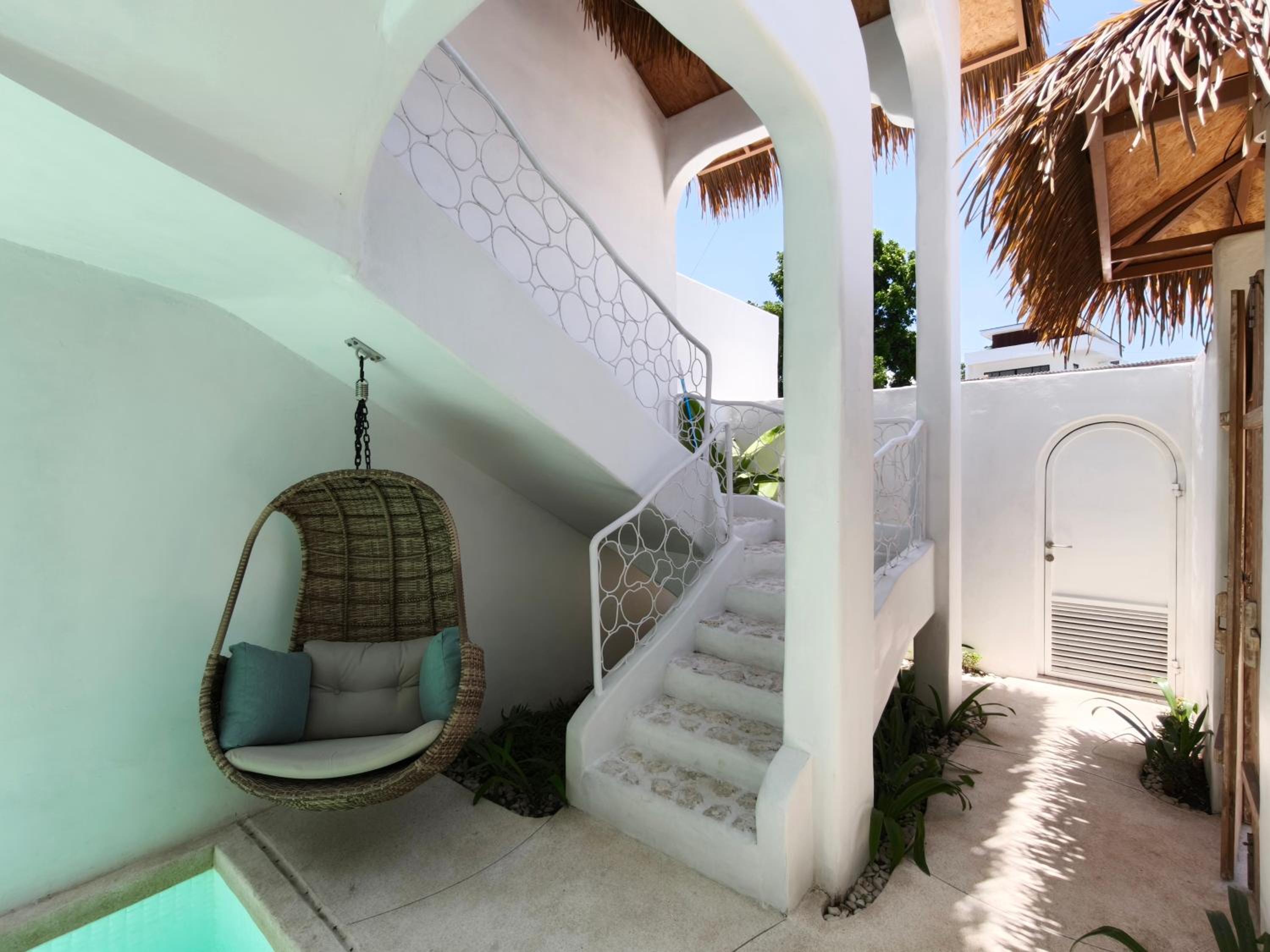 Villa Makuya - Rustic Mediterranean 2BR Villa in Uluwatu Center