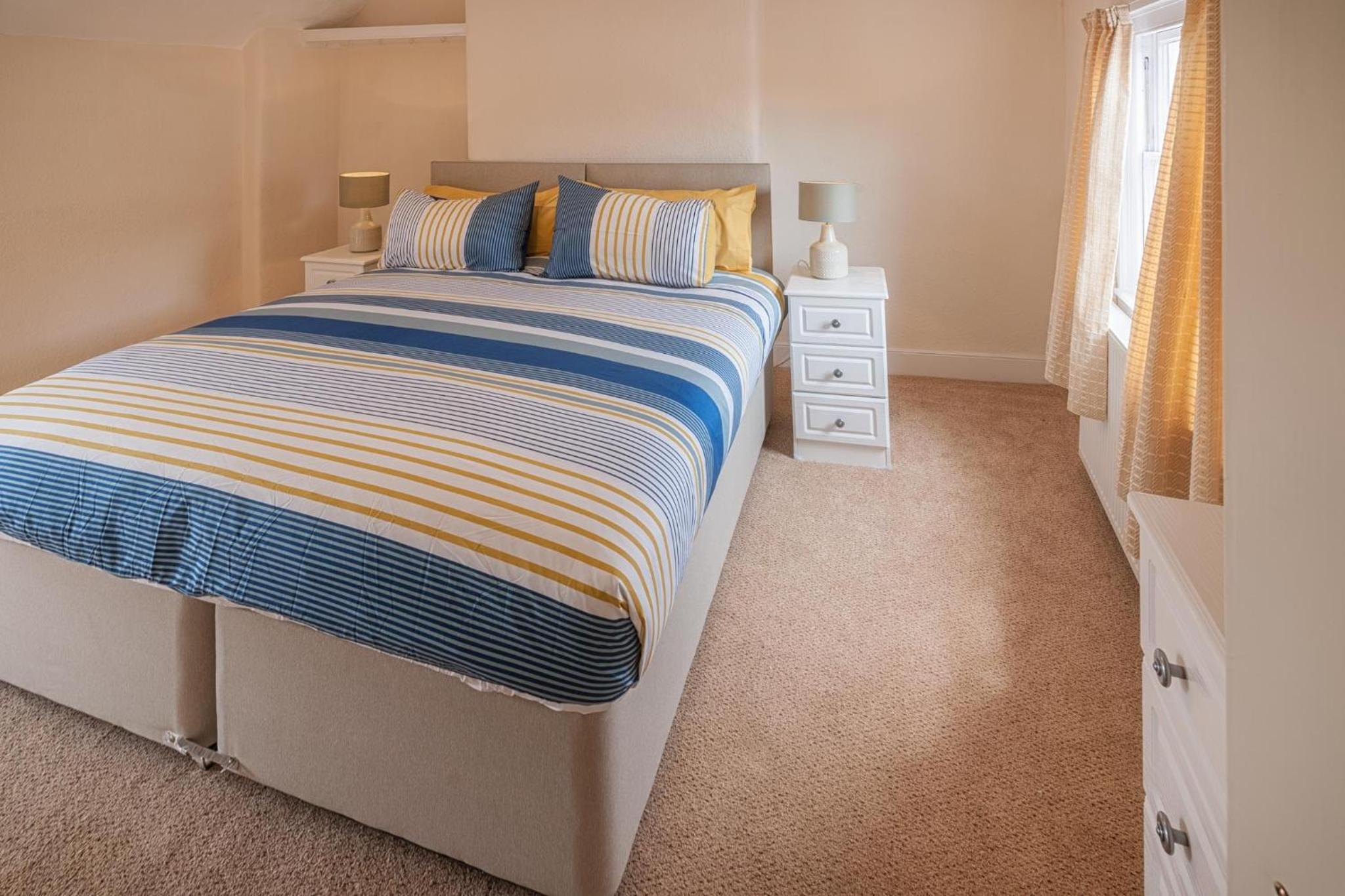 Town Centre Apartment Perfect Location with on-street parking view 3