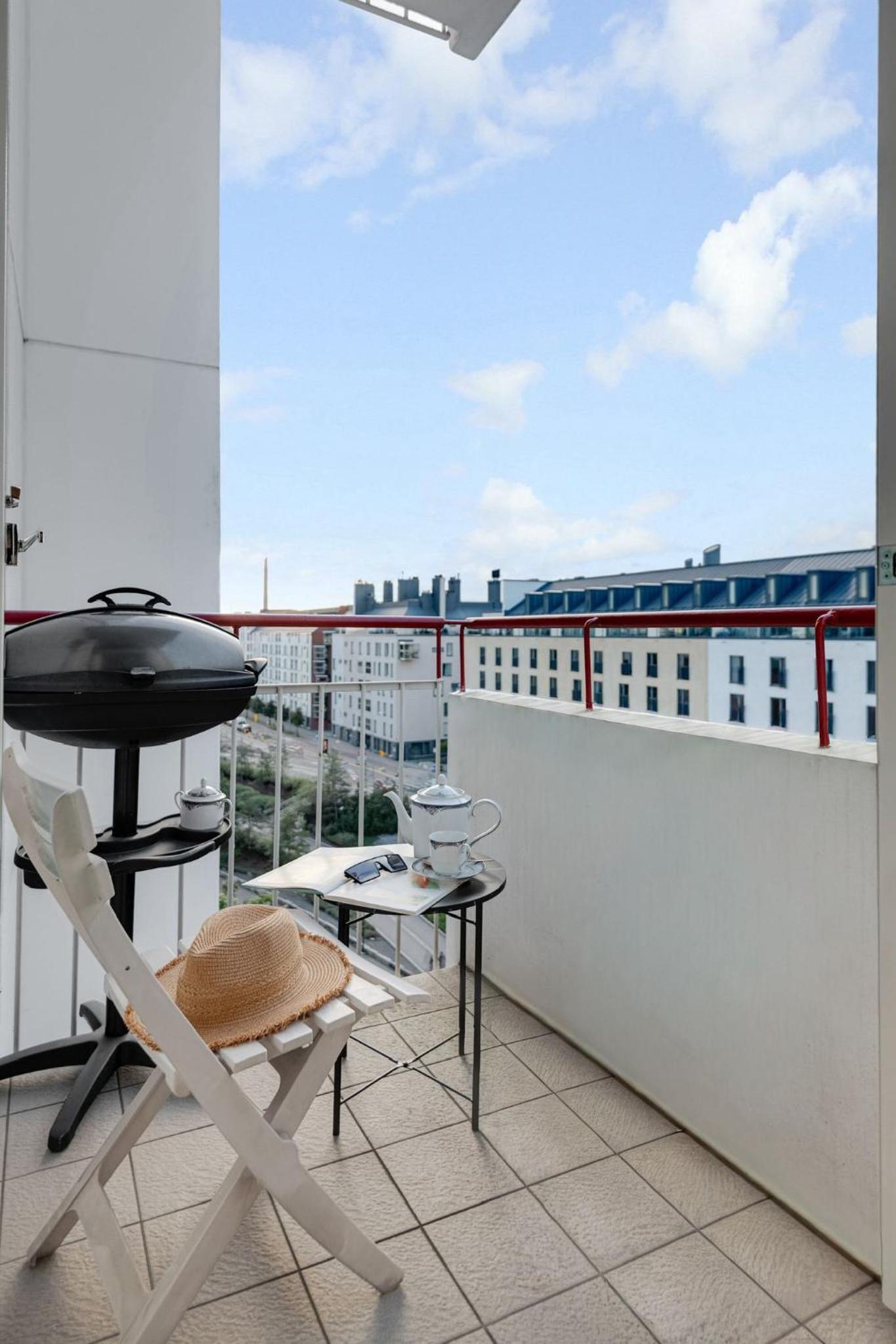 Central Luxury Stay w Vintage Charm & Sauna