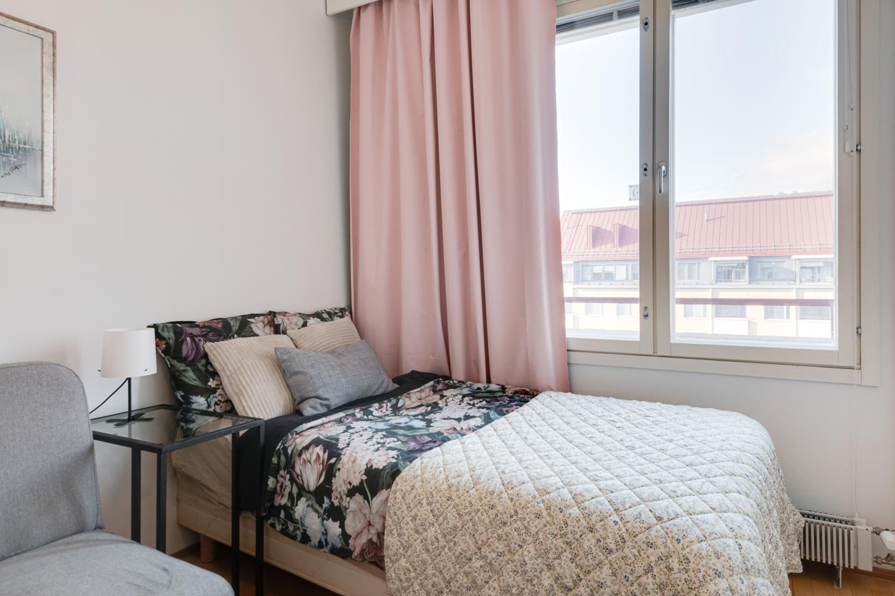 Central Luxury Stay w Vintage Charm & Sauna