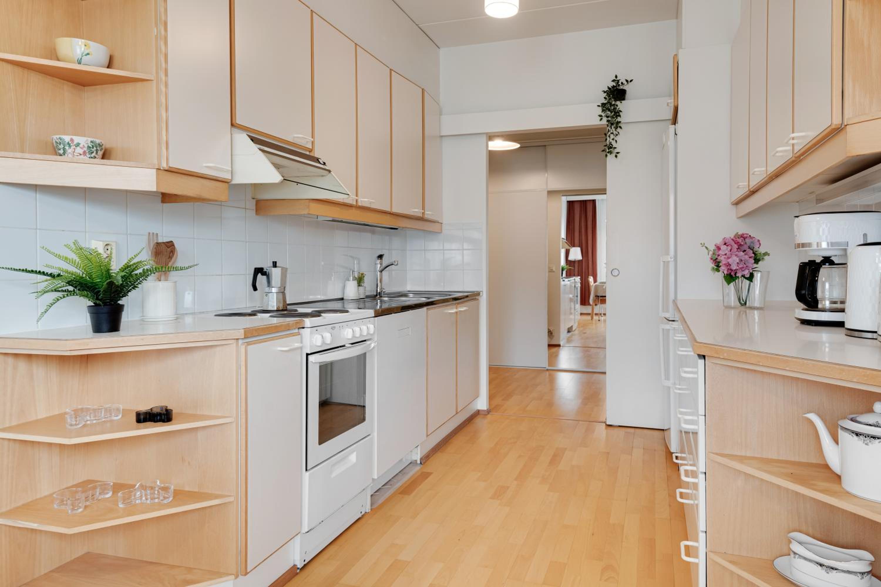 Central Luxury Stay w Vintage Charm & Sauna
