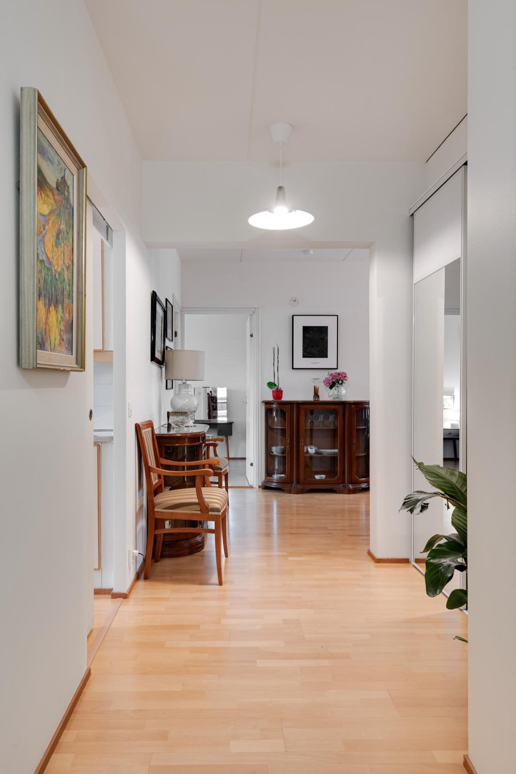 Central Luxury Stay w Vintage Charm & Sauna