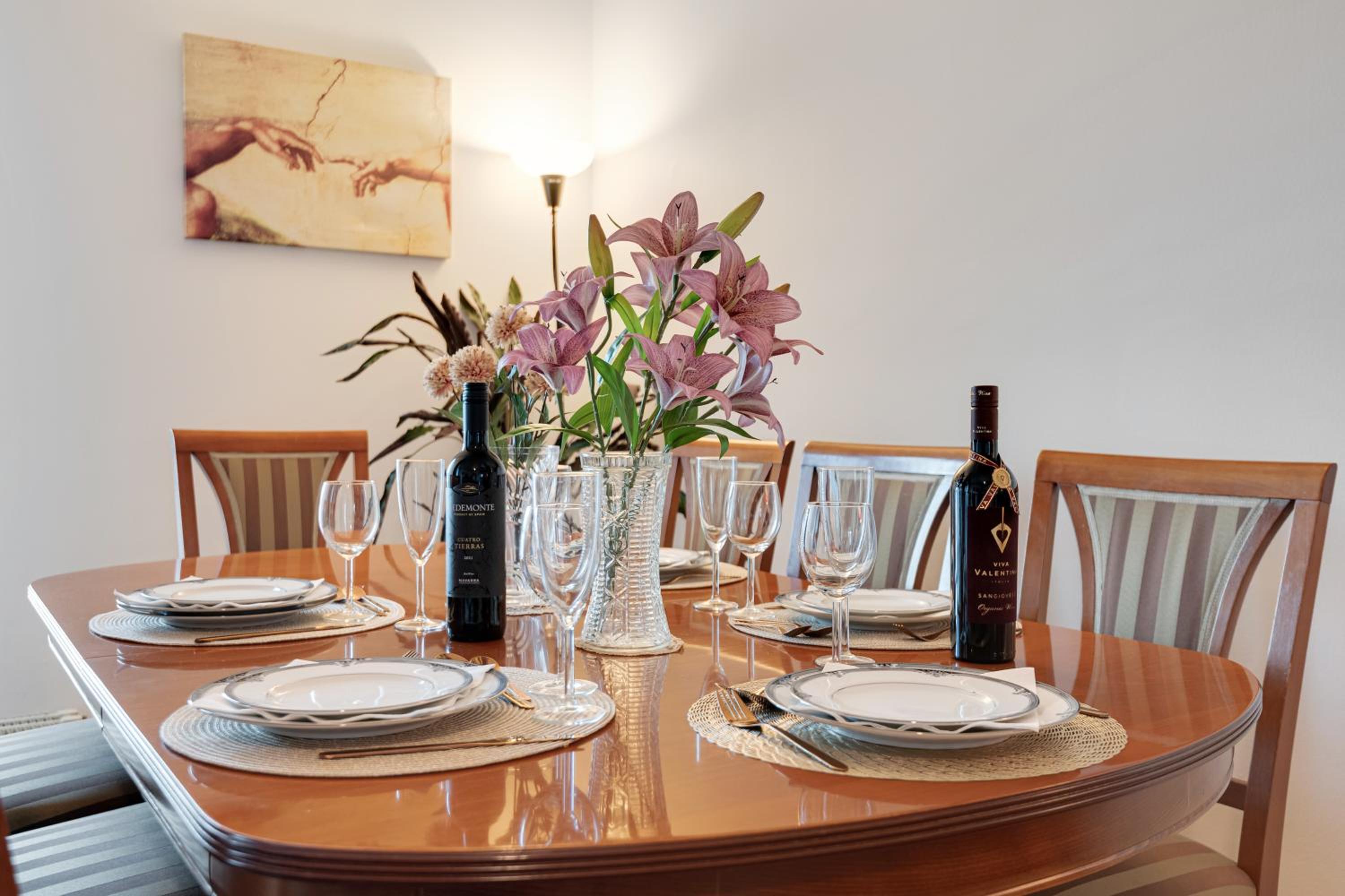 Central Luxury Stay w Vintage Charm & Sauna