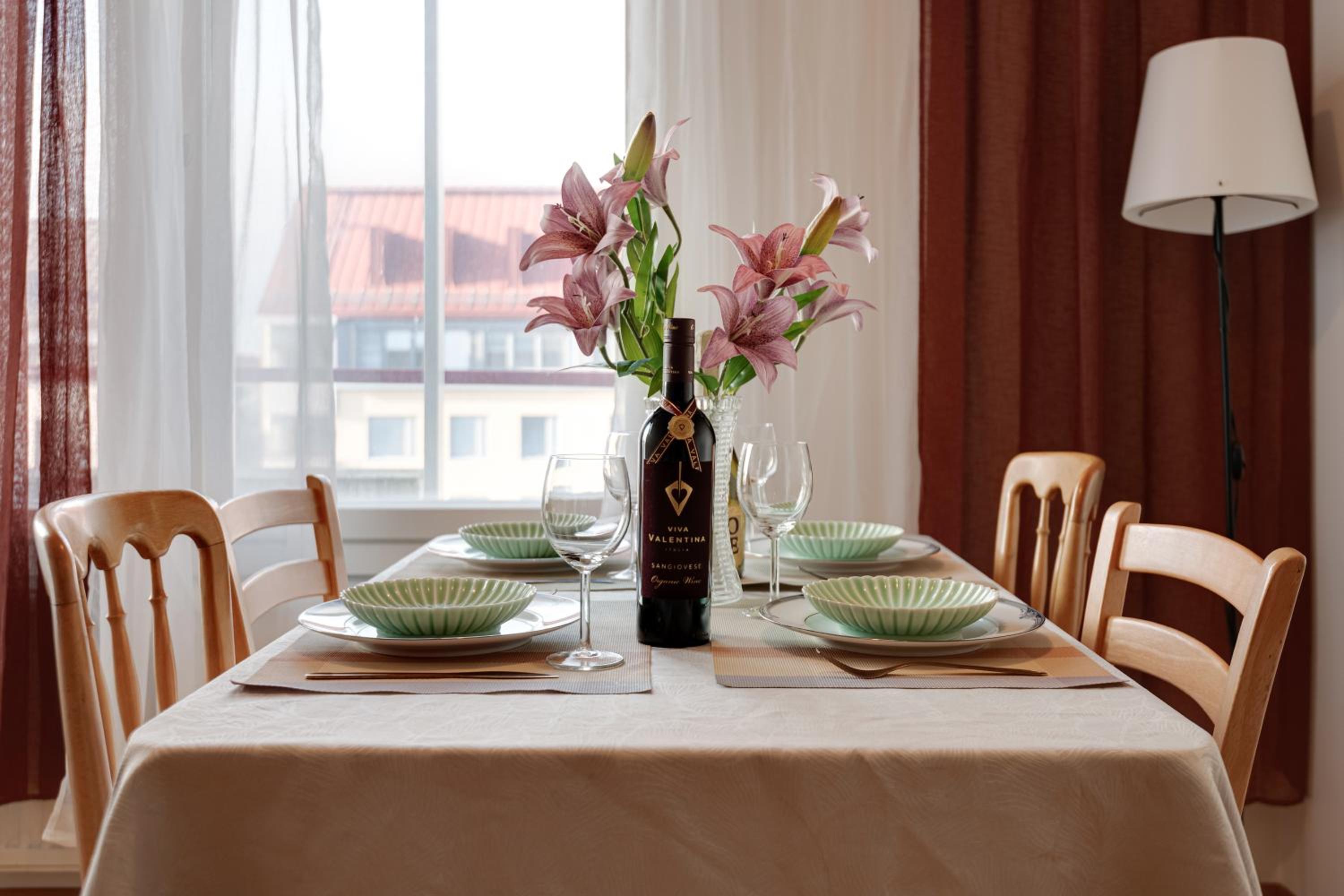 Central Luxury Stay w Vintage Charm & Sauna