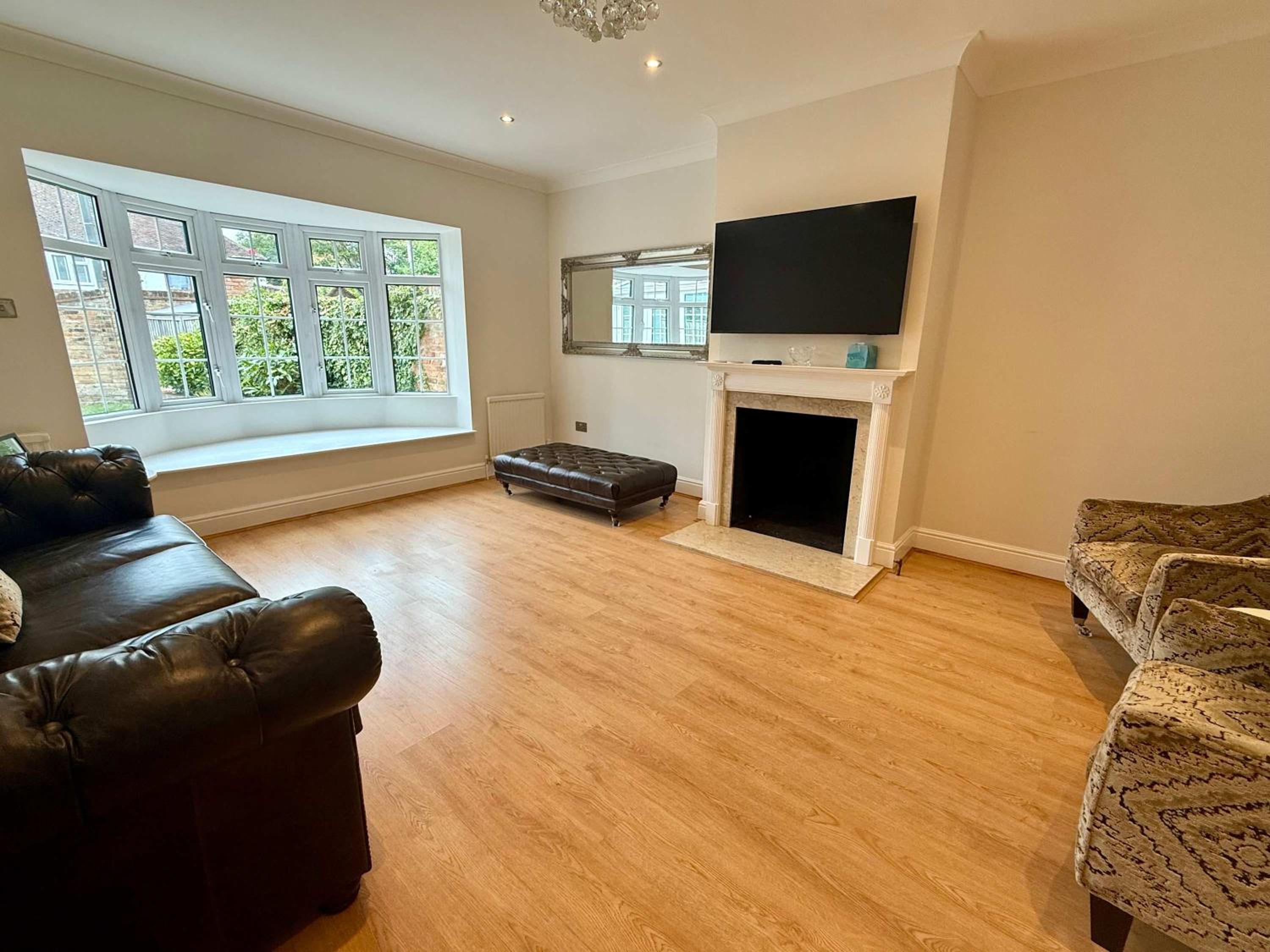 Refined Cottage Living Near Ascot & Windsor