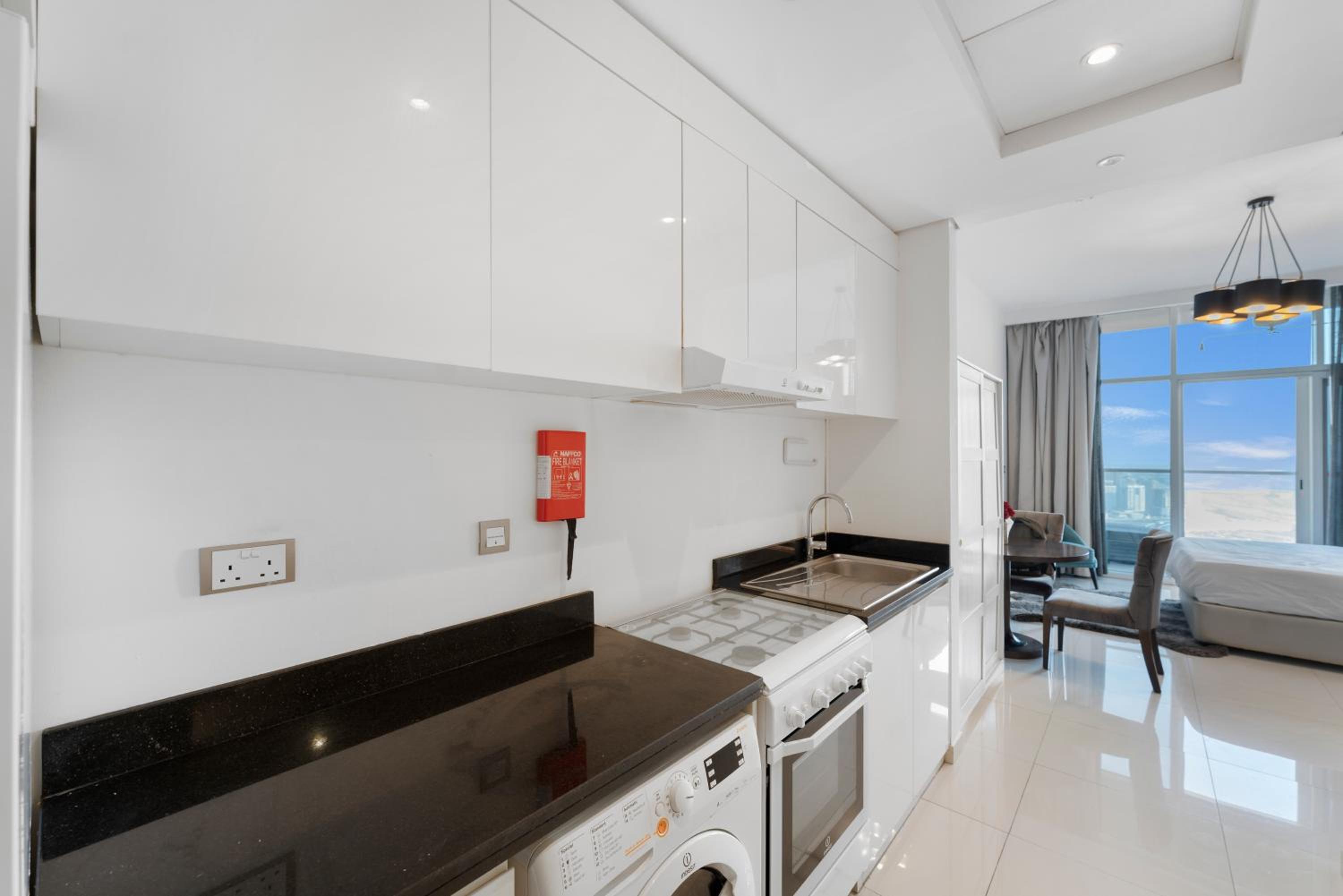 High-Floor Studio Ghalia JVC with an Amazing View