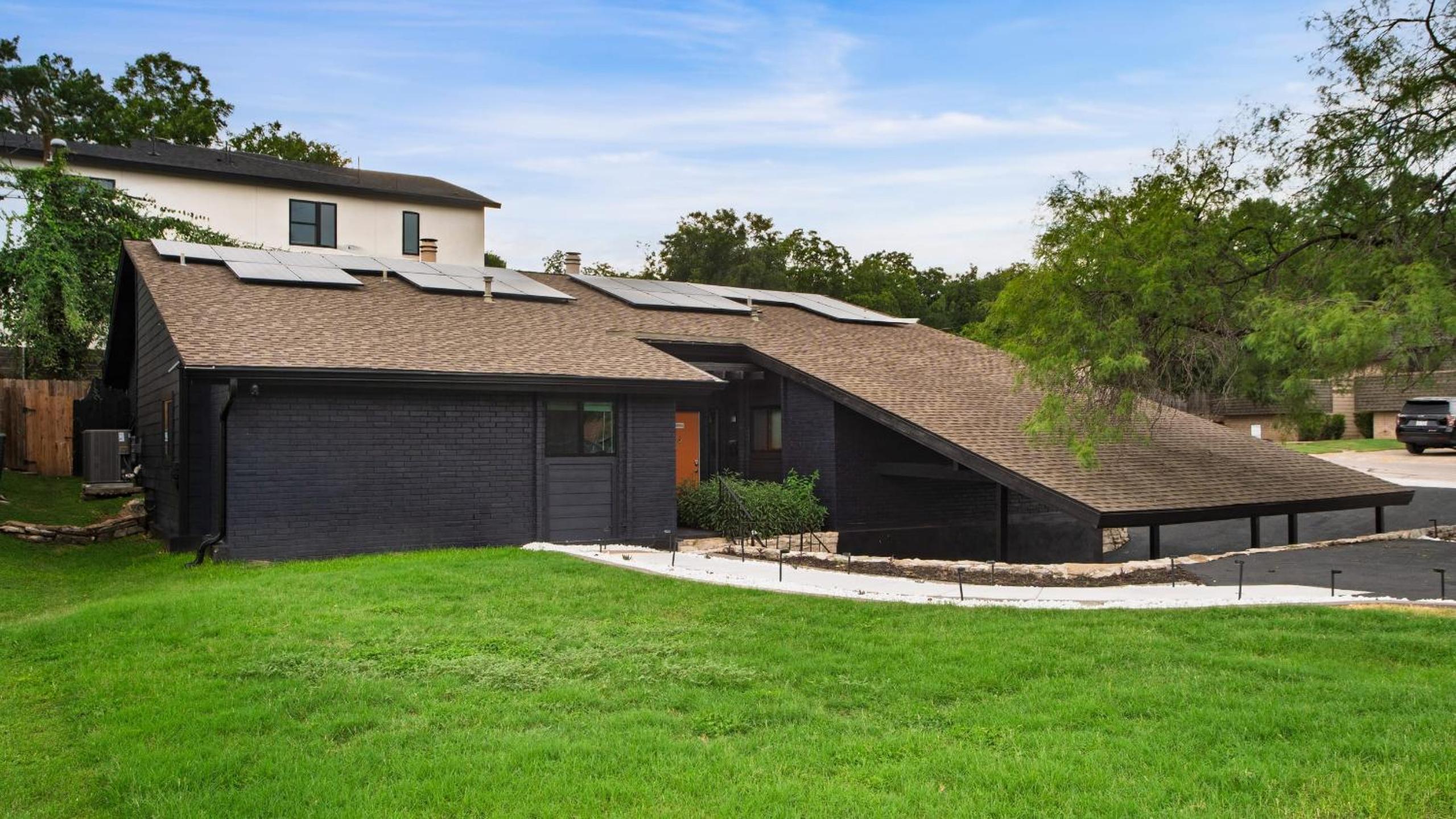 Modern Home w Shared Pool Yard Prime Location Fairlawn Lane B by AvantStay
