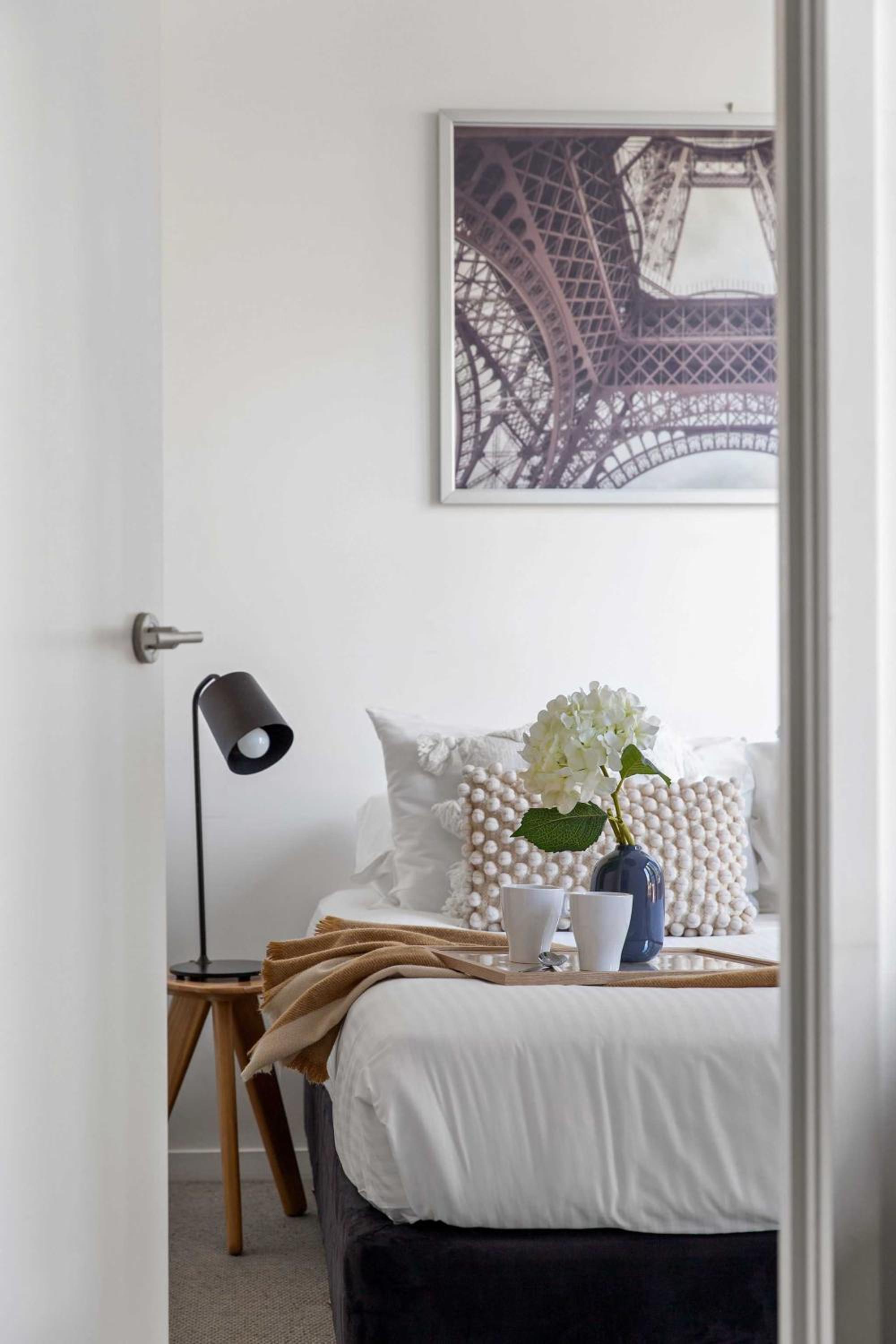 Cozy 2BR Retreat Steps from Melbourne Central