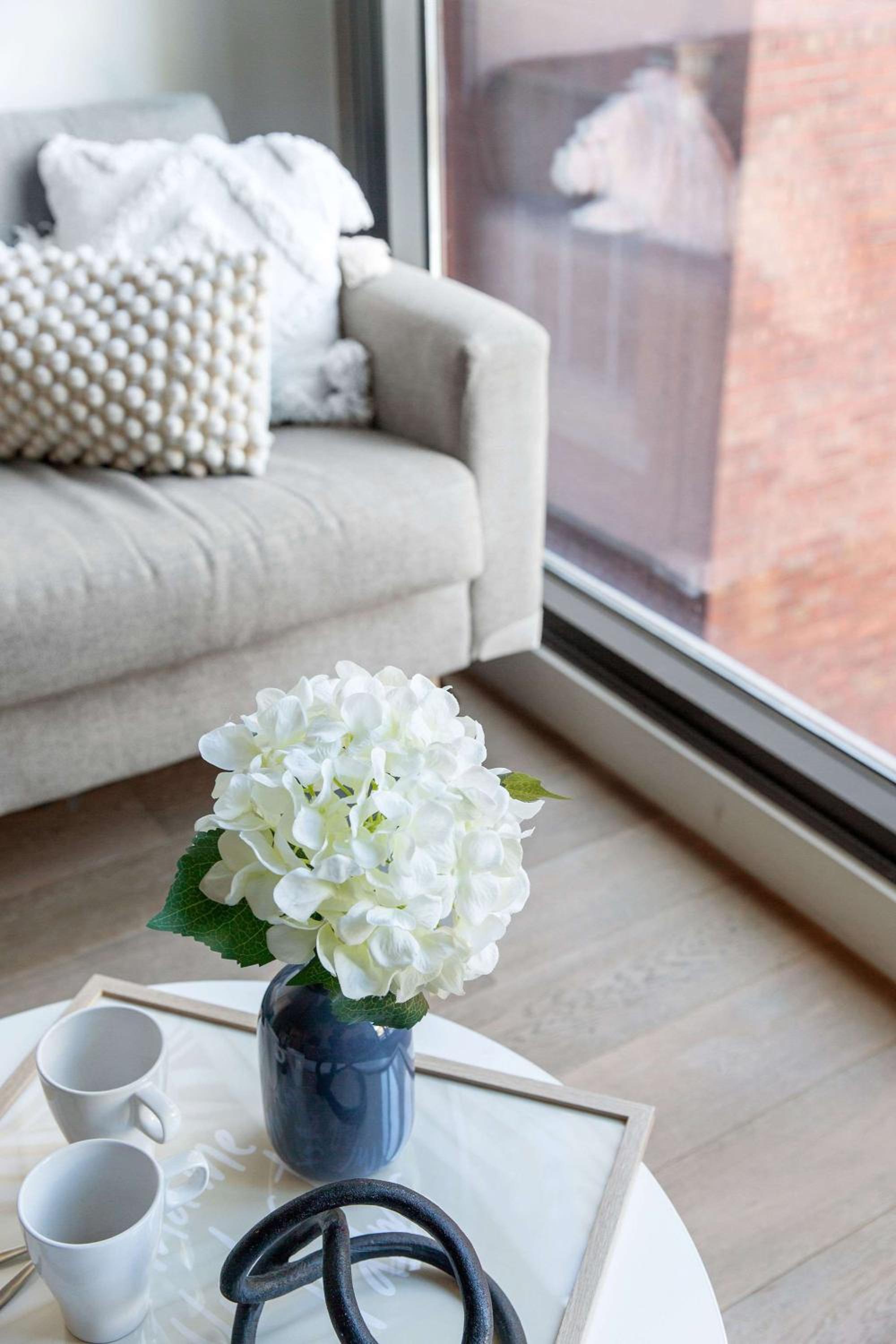 Cozy 2BR Retreat Steps from Melbourne Central