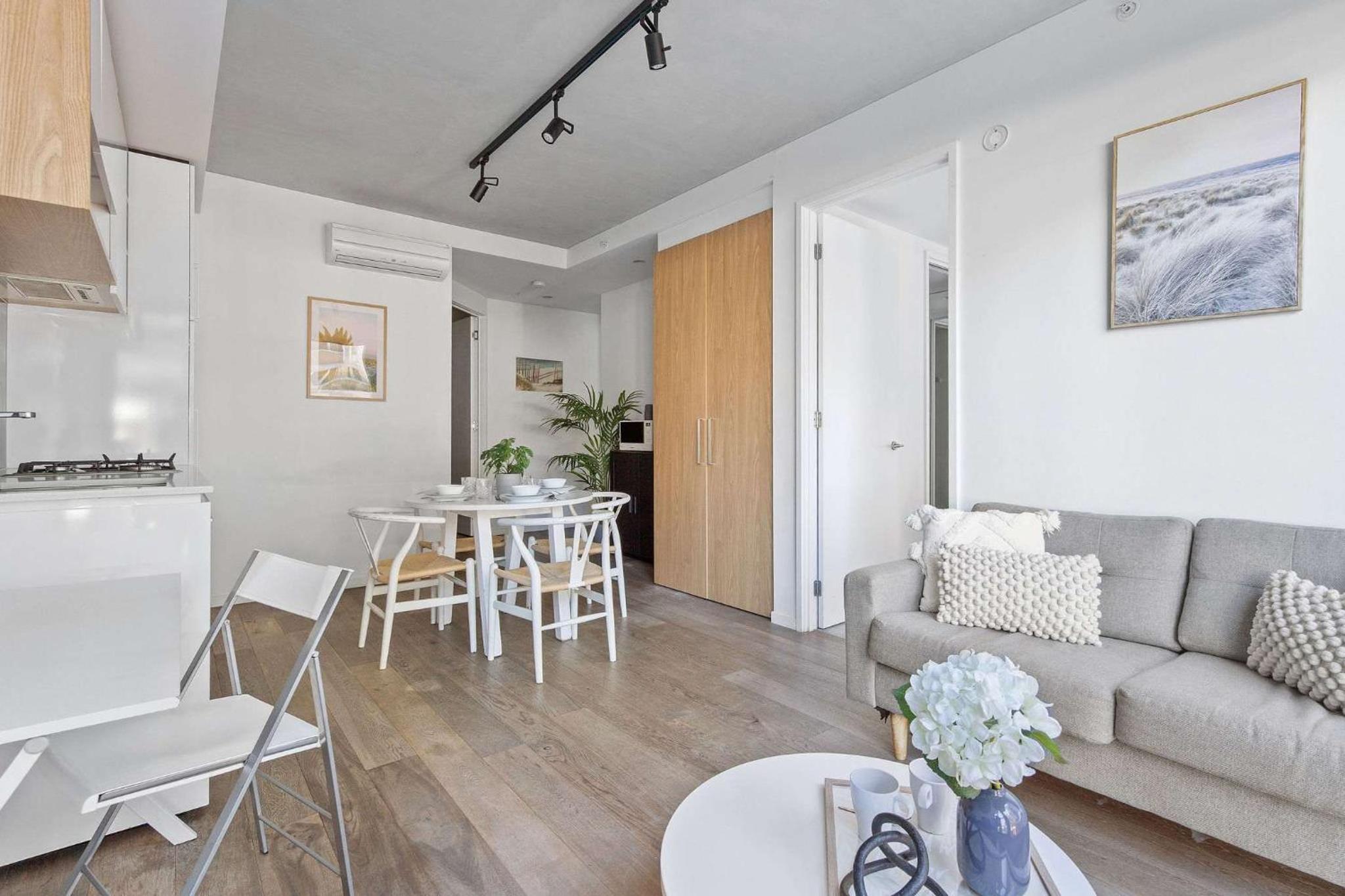 Cozy 2BR Retreat Steps from Melbourne Central