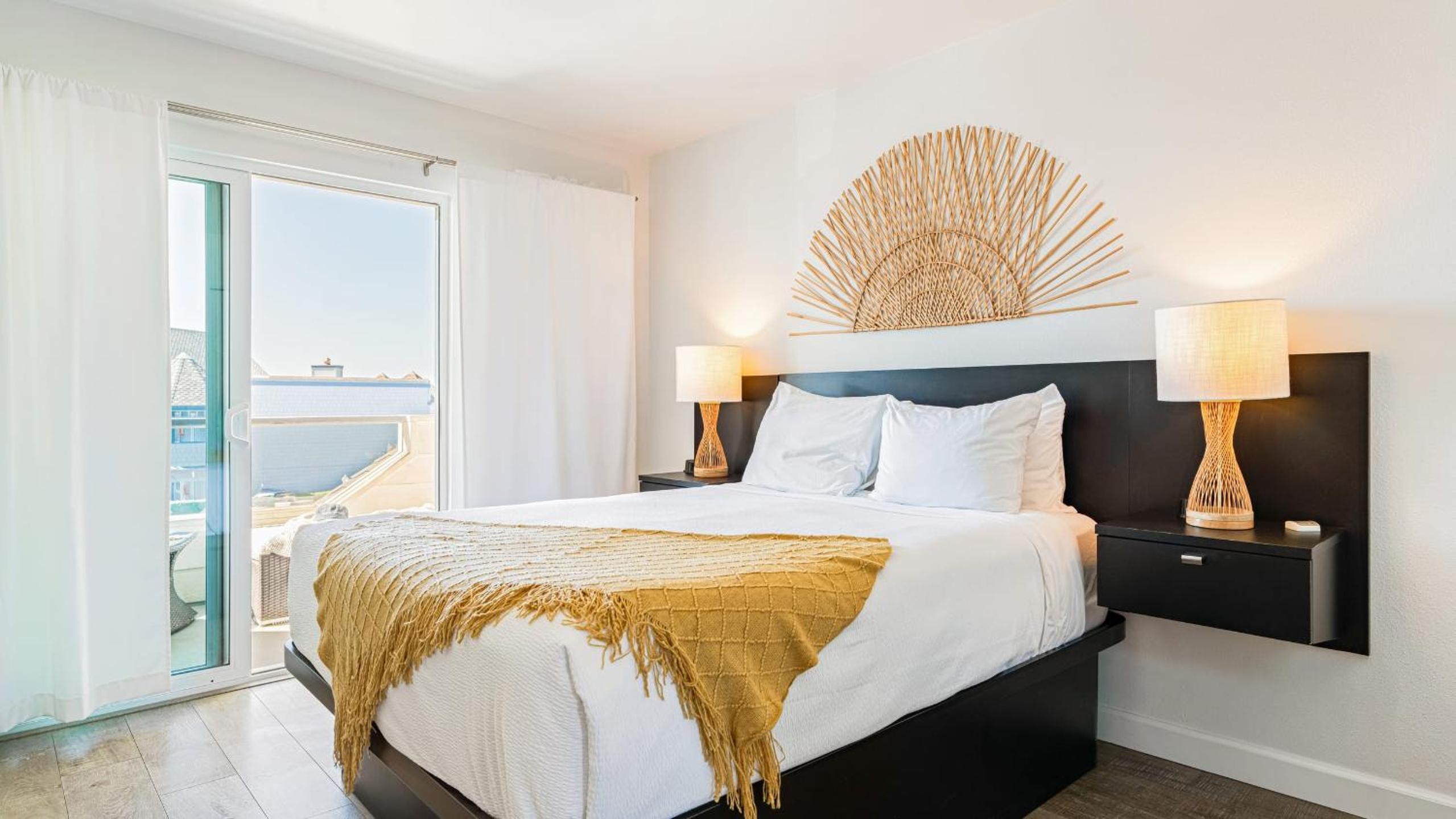 7 Cayucan Bungalows by AvantStay Close to Beach Ocean Views Sleeps 36