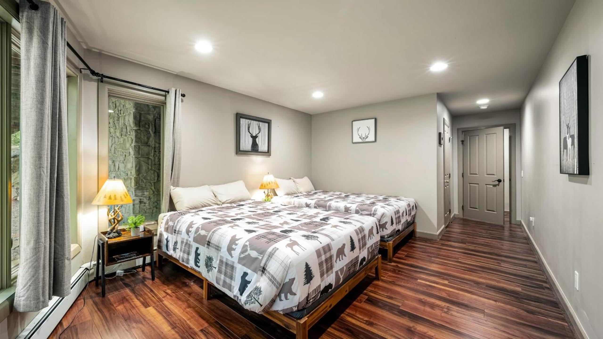 Lake Harmony Chalet w Hot Tub Arcades Near Beaches Ski Trails Everpine Lodge by AvantStay