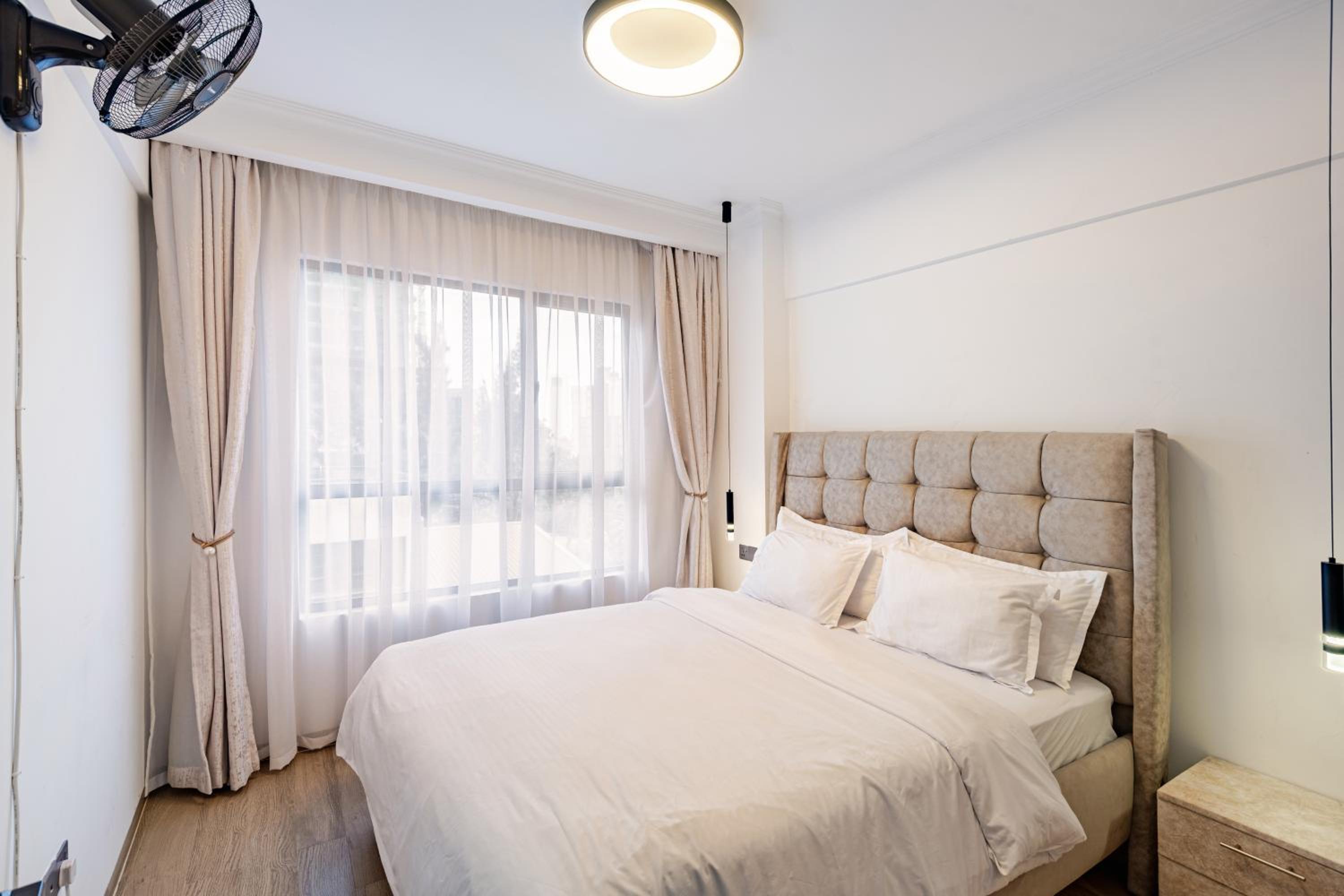 Modern 1 Bedroom in Westlands, AC, Pool, Gym & PS4