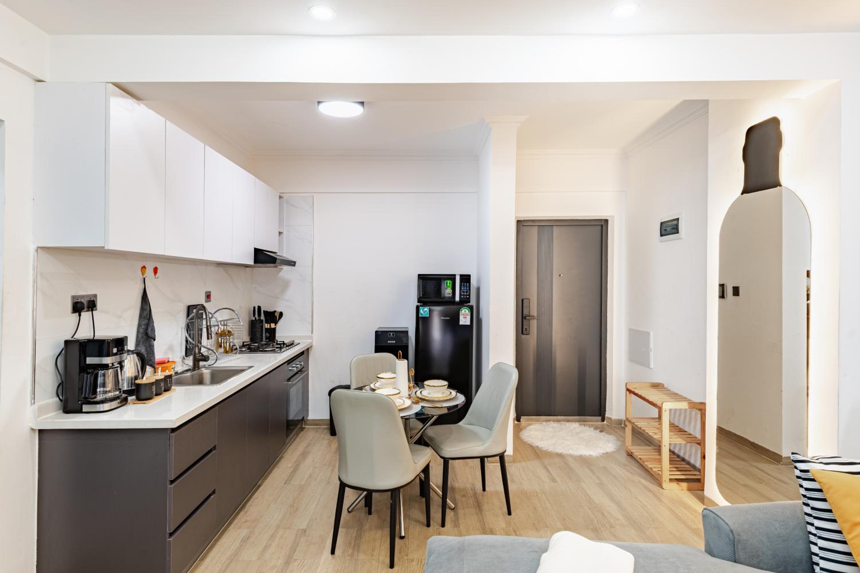 Modern 1 Bedroom in Westlands, AC, Pool, Gym & PS4