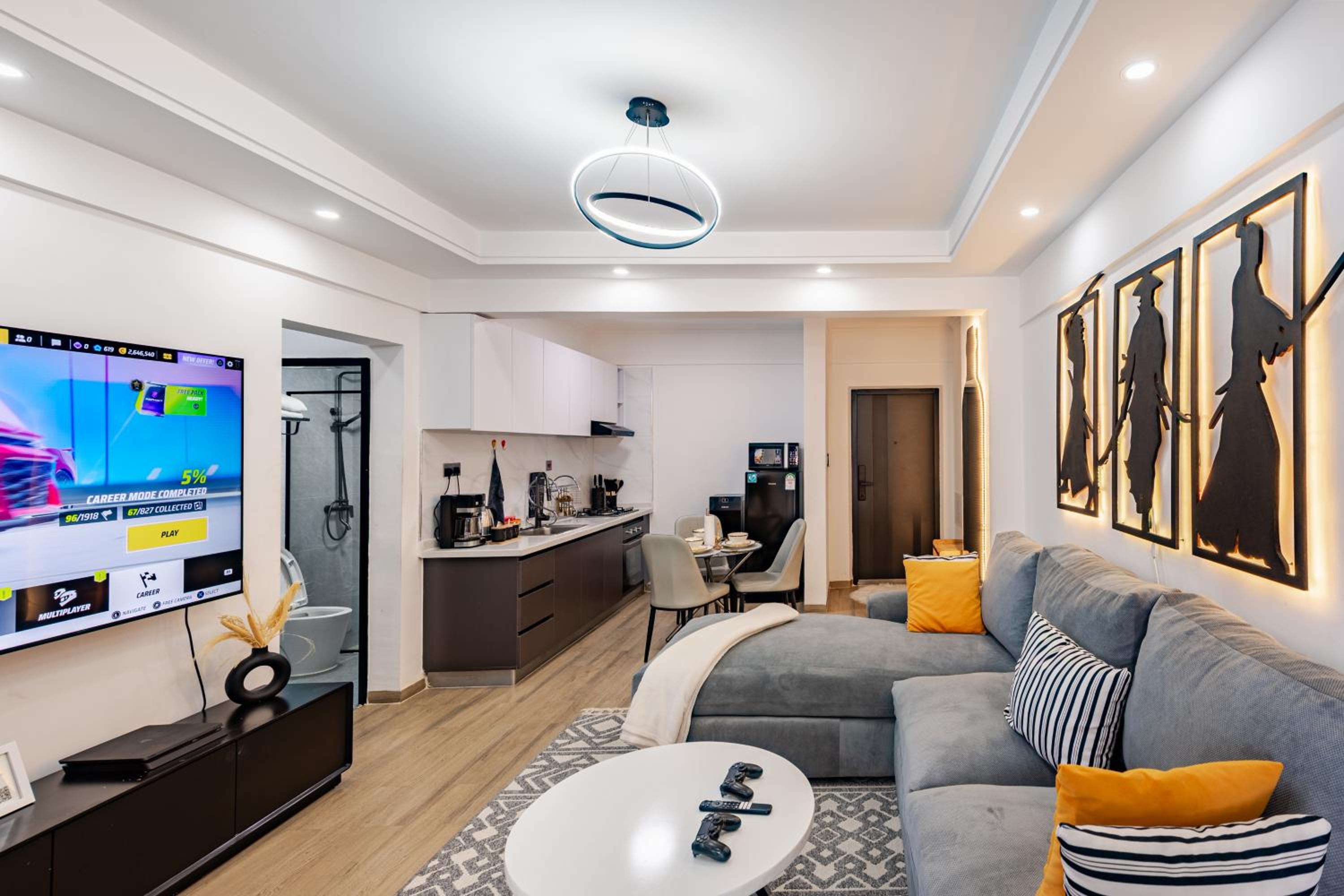 Modern 1 Bedroom in Westlands, AC, Pool, Gym & PS4